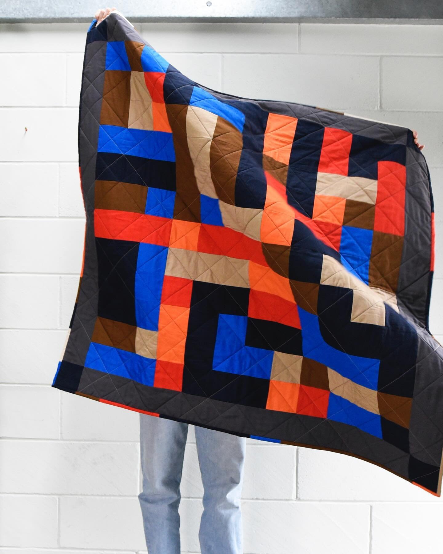 A recent commission/collaboration with @daveroyston73 🟦🟥🟧🟫 

Dave&rsquo;s lovely family asked me to make a quilt for them and I said &ldquo;please can I make your screen print into a quilt??&rdquo;

I loved the colours in this screen print and I&