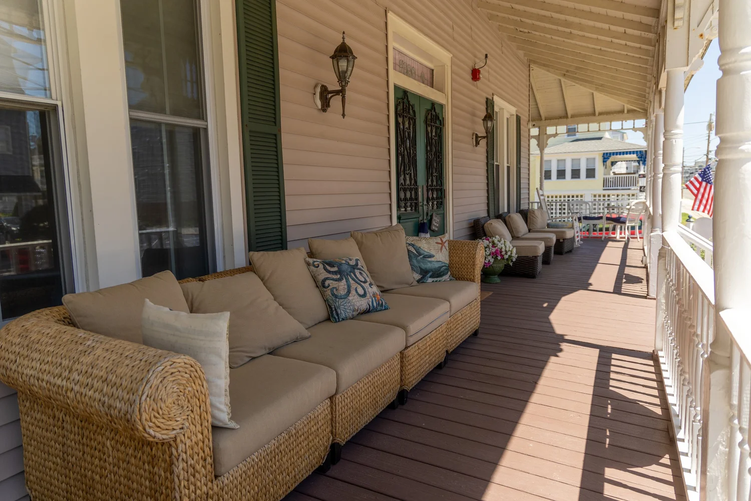 Amenities The Colonnade Inn