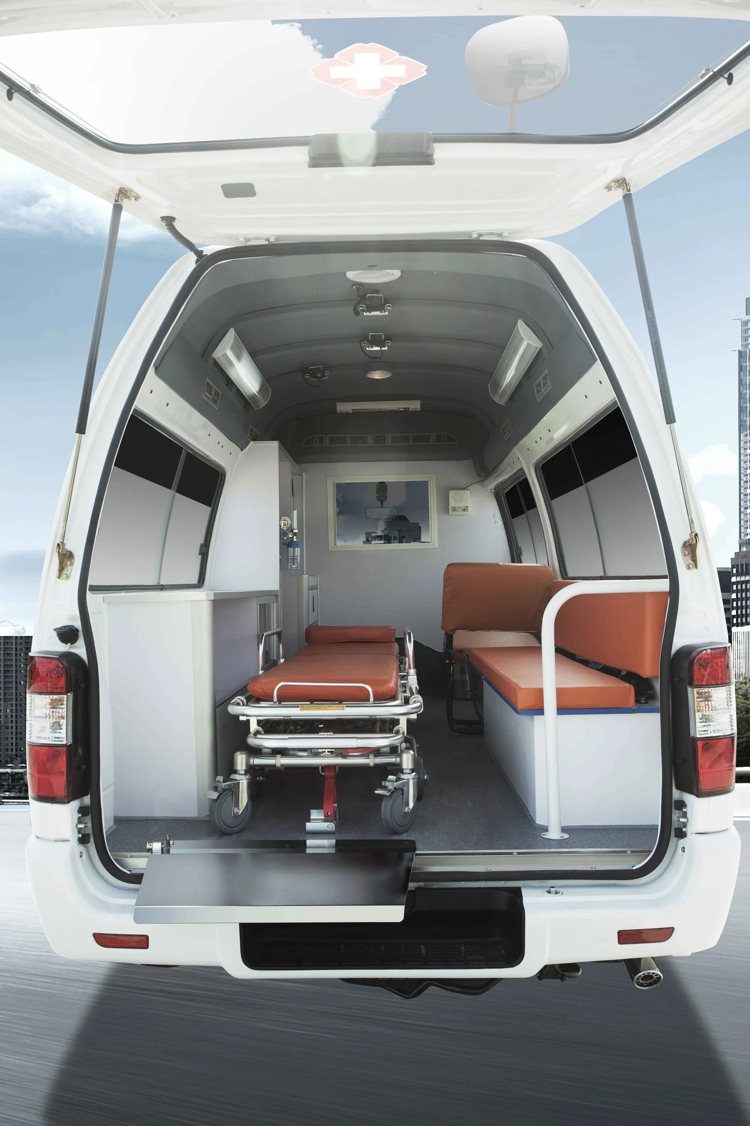 Ambulance-high-roof,-rear-door-open.jpg