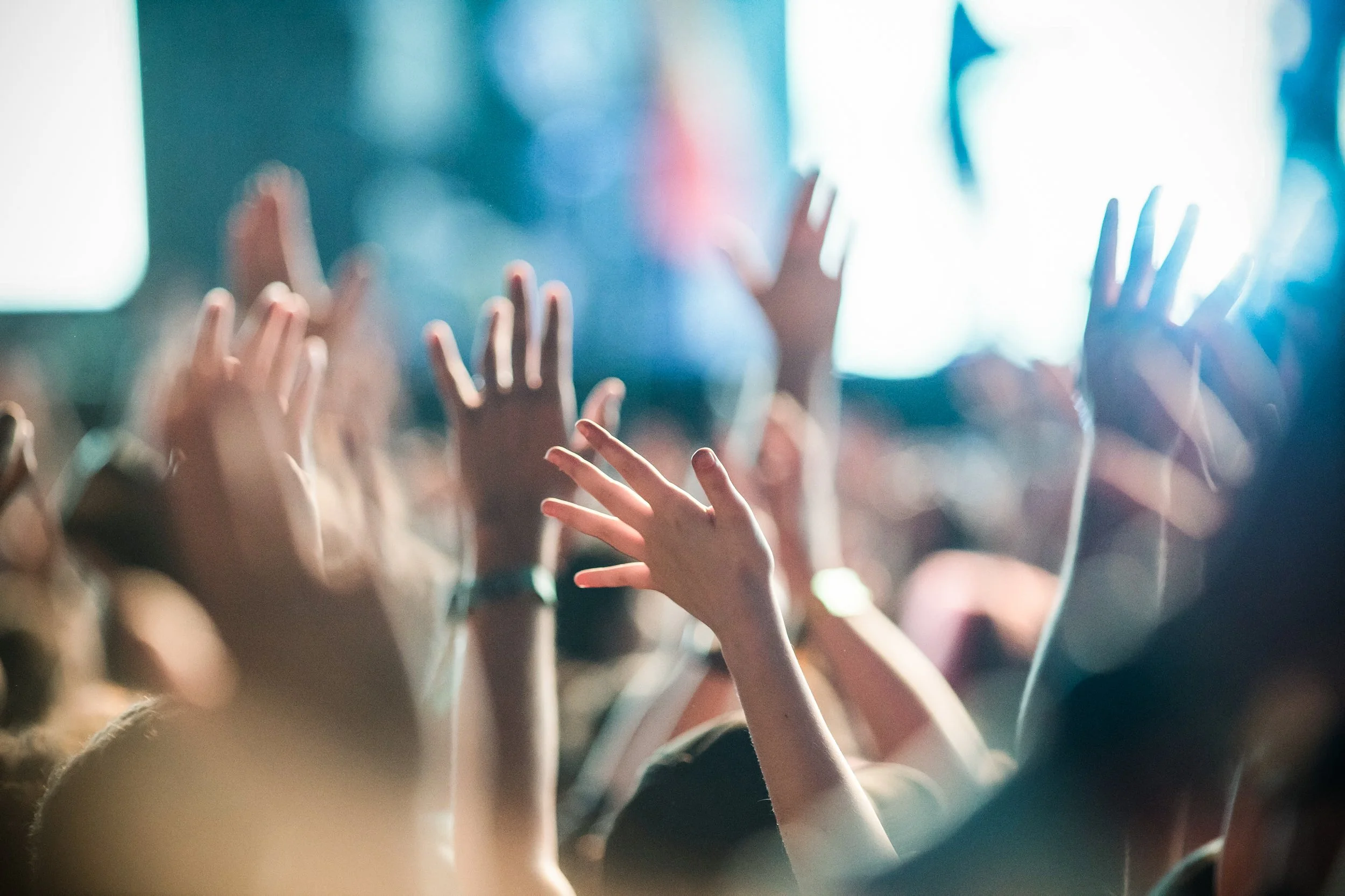crowd-partying-stage-lights-live-concert-summer-mu-2026-03-24-22-15-51-utc.jpg