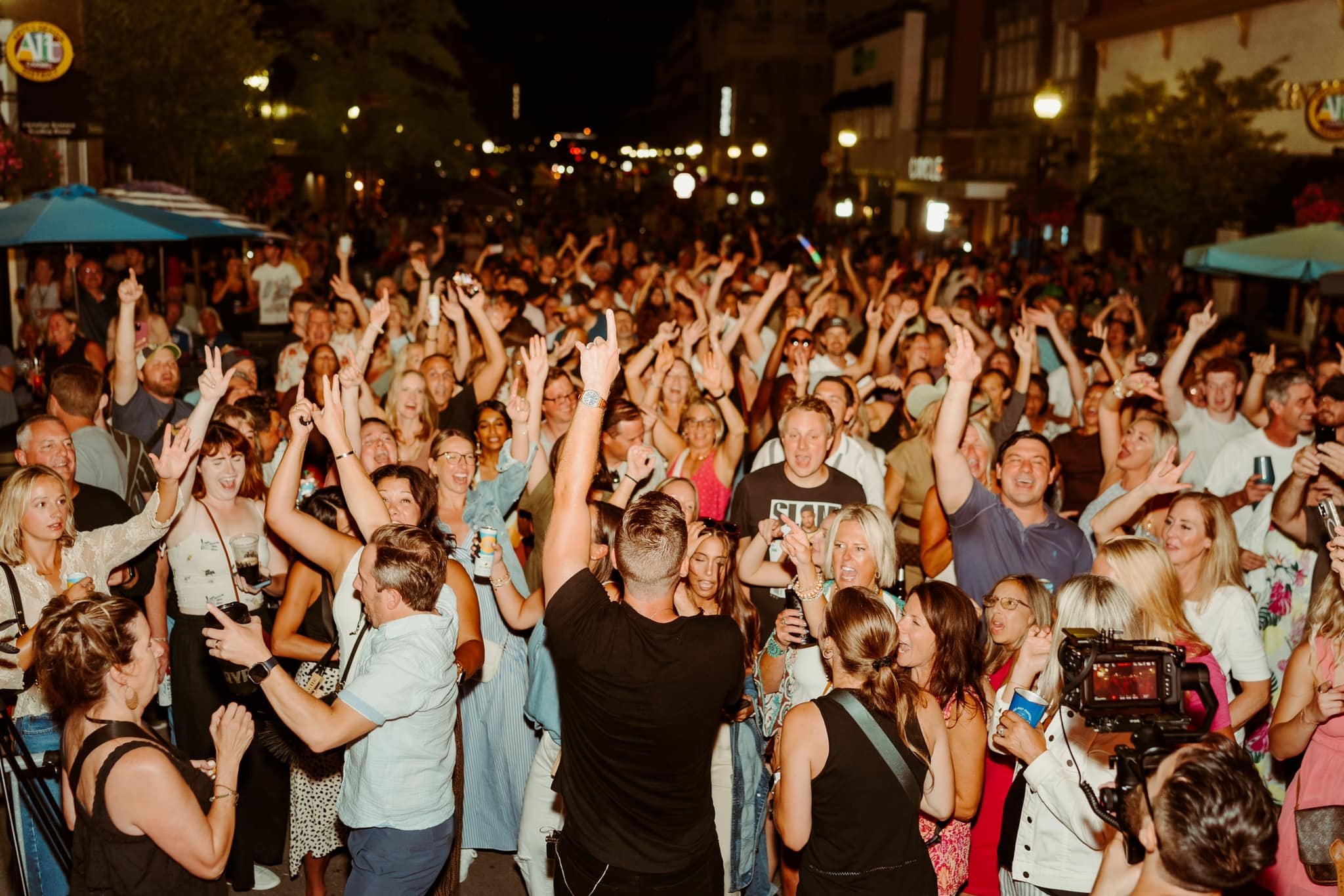 Crowd photo.jpg
