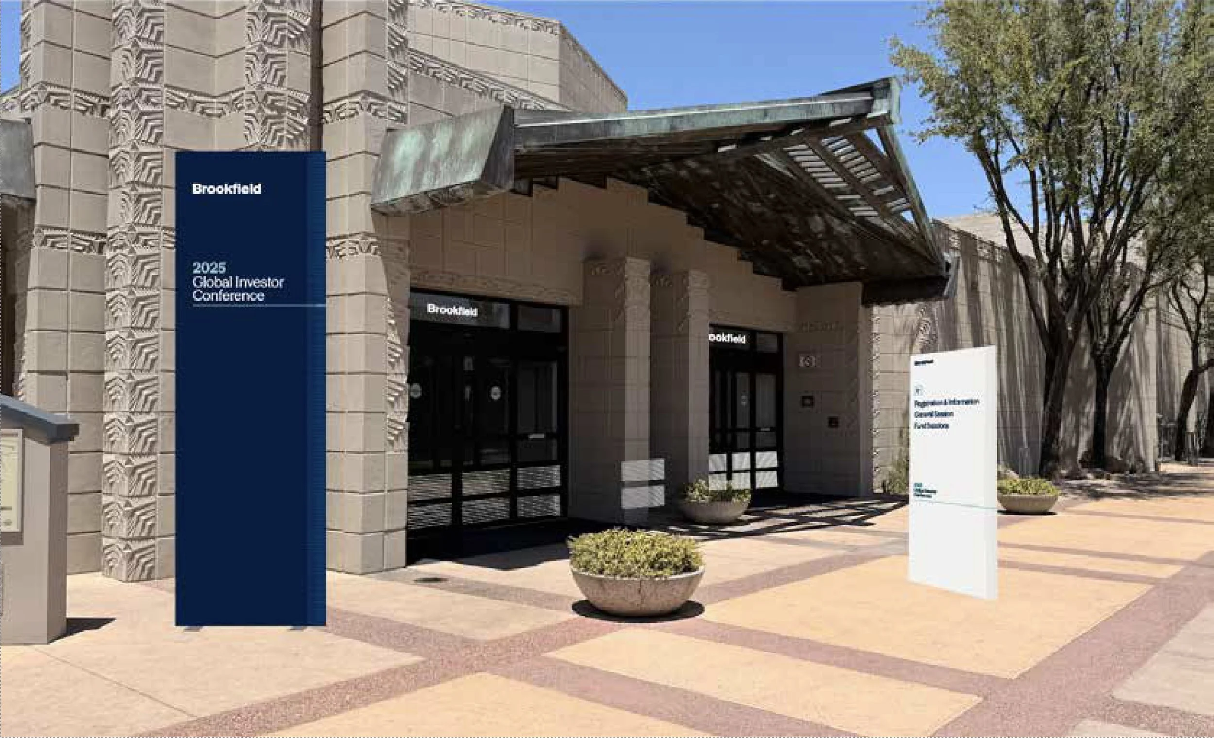 McARTHUR : 32 x 68 VERTICAL BANNERS.jpg