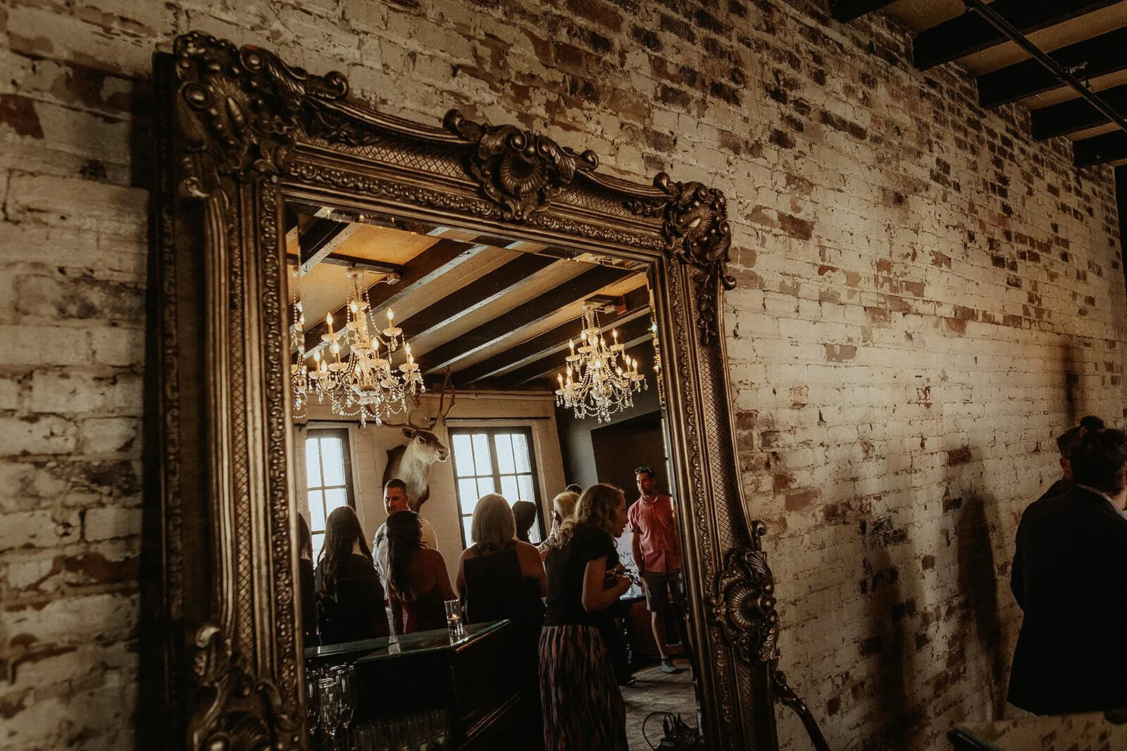 ceremonie-mariage-montreal-auberge-saint-gabriel 2.jpg