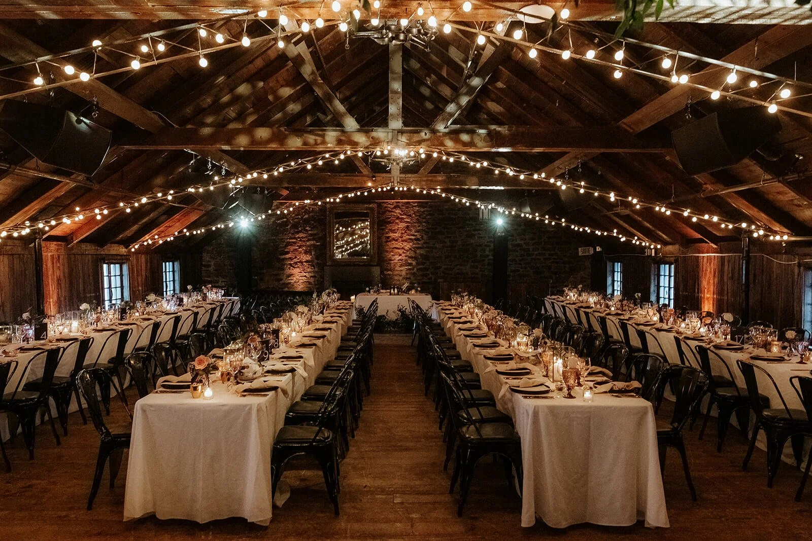 reception-mariage-moody-chaleureux-auberge-saint-gabriel-montreal (2).jpg