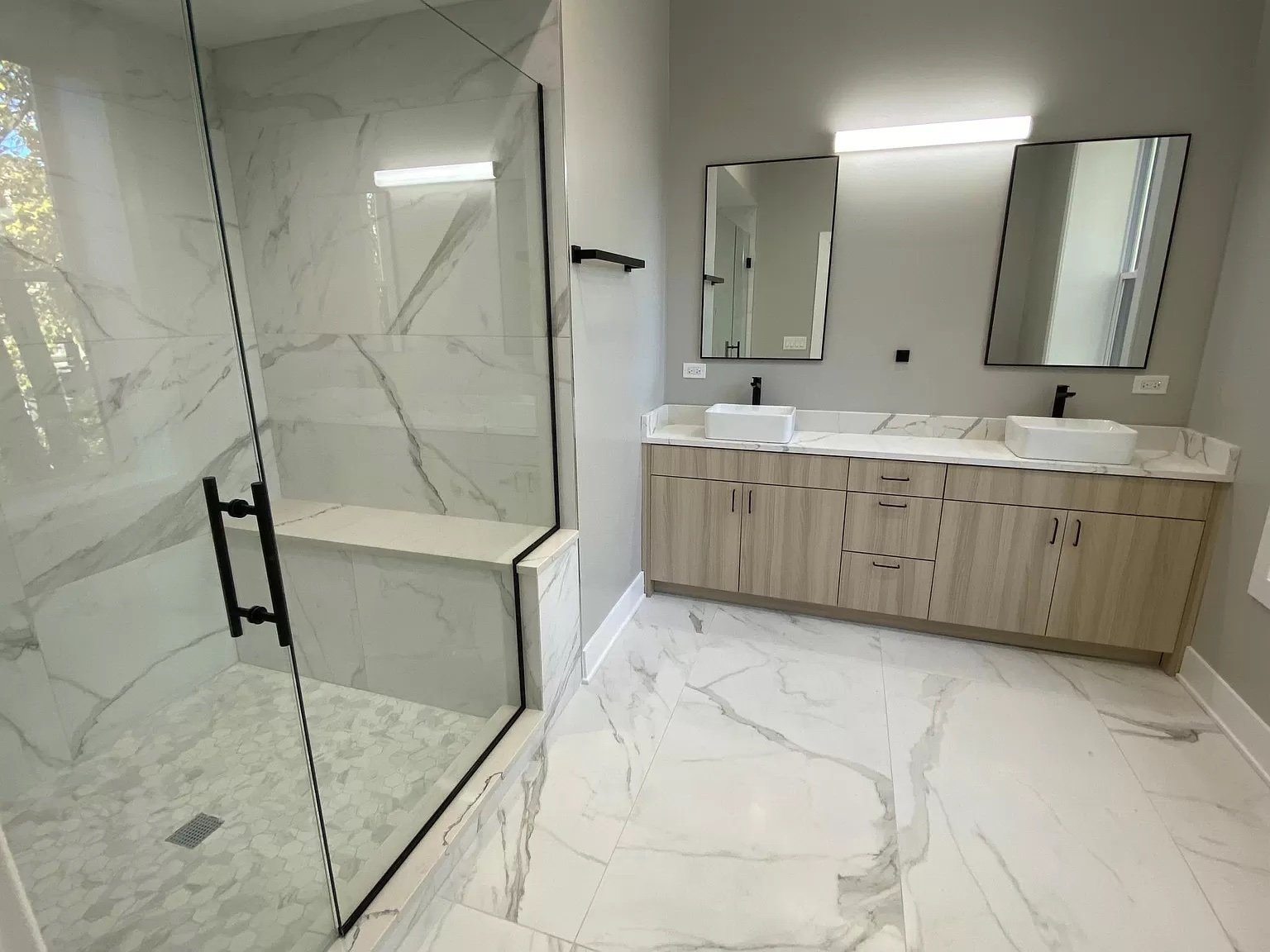1316 Unit 2 - Bathroom.jpg