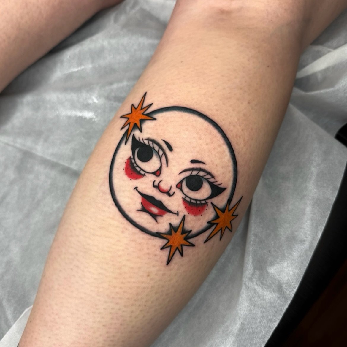 Finally got to tattoo this moon cutie that I drew forever ago! Thank you again, Ashton! 🌝
.
.
.
#femaletattooartist #ladytattooers #georgiatattooartist #northgeorgiatattooartists #romegatattooartist #romegatattoo #downtownromega #romega #calhounga #
