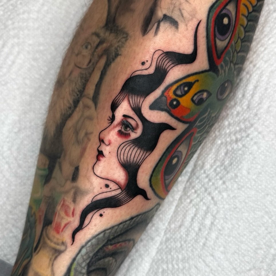 Little lady face gap filler for @daemiondesign 🤠
.
.
.
#femaletattooartist #ladytattooers #georgiatattooartist #northgeorgiatattooartists #romegatattooartist #romegatattoo #downtownromega #romega #calhounga #kennesaw #atlantatattooartist #ladyheadta