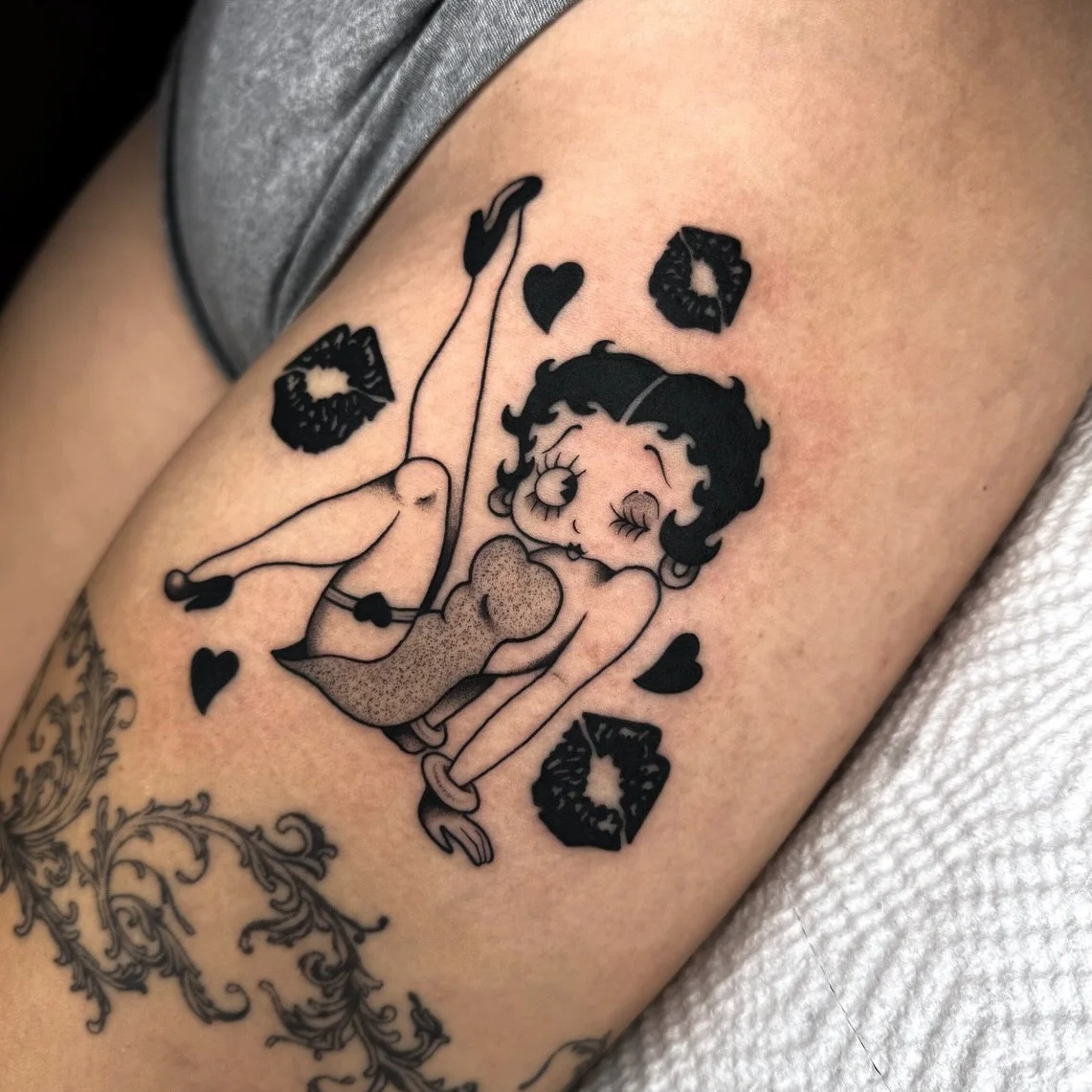 Betty for Jessica ❤️&zwj;🔥
.
.
.
#femaletattooartist #ladytattooers #georgiatattooartist #northgeorgiatattooartists #romegatattooartist #romegatattoo #downtownromega #romega #calhounga #kennesaw #atlantatattooartist