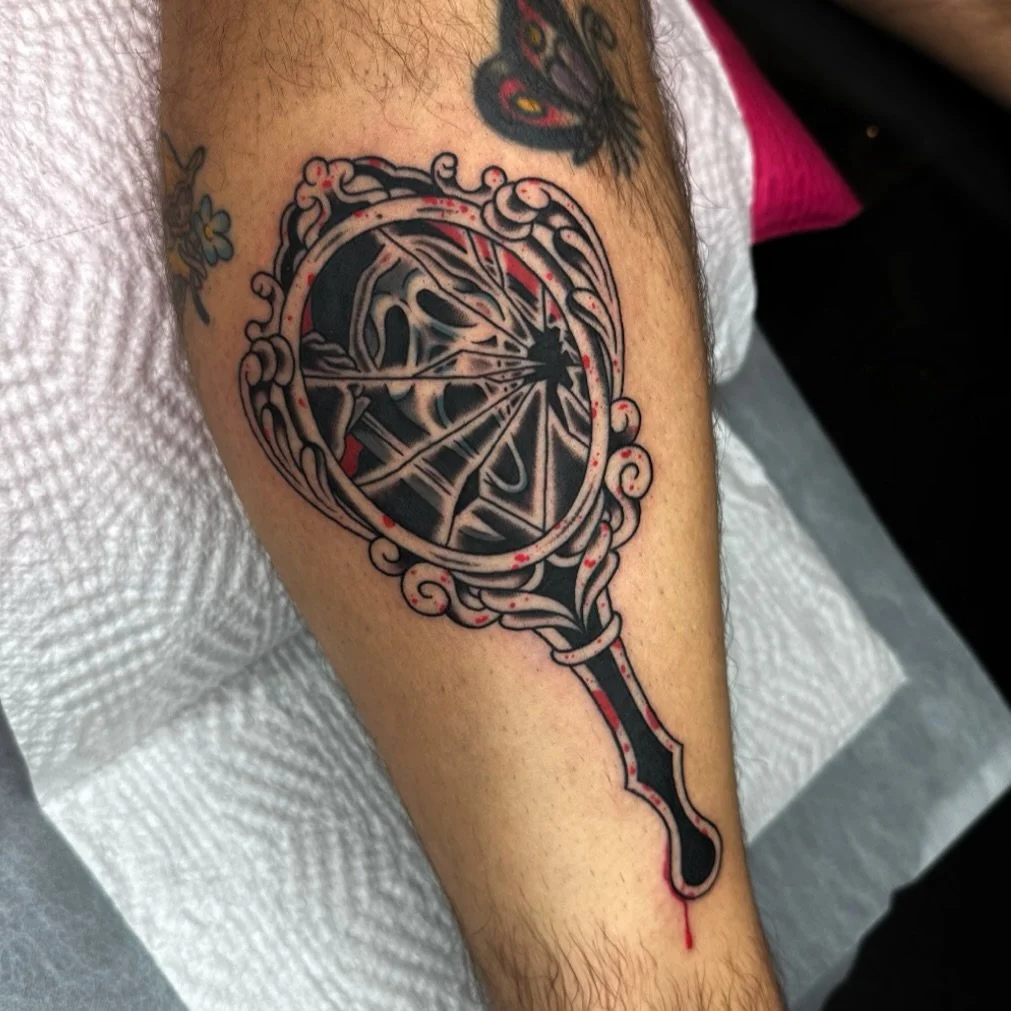 Ghost Face in a broken mirror for Evan!
.
.
.
#femaletattooartist #ladytattooers #georgiatattooartist #northgeorgiatattooartists #romegatattooartist #romegatattoo #downtownromega #romega #calhounga #kennesaw #atlantatattooartist