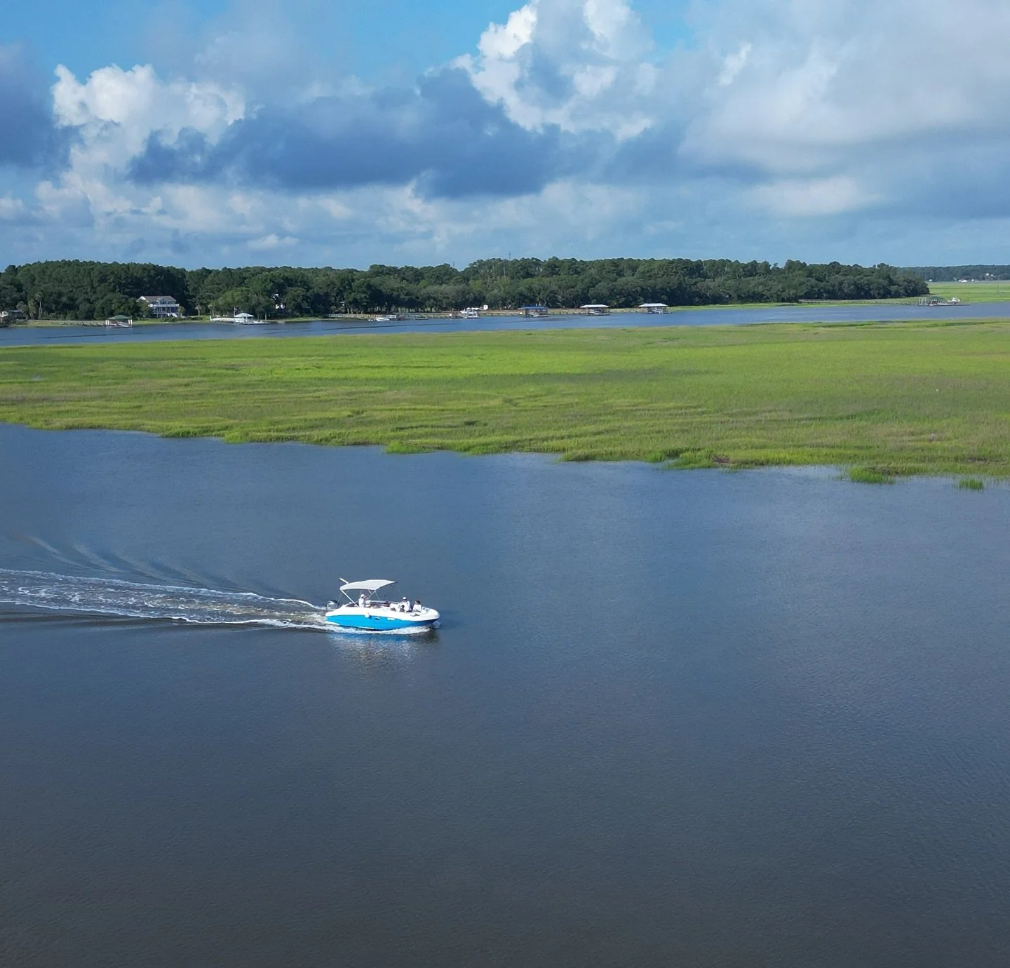Did you know that 25% of the East Coast&rsquo;s salt marsh eco system is right here Beaufort County? We&rsquo;d love to show you around! 

#luvbft #beaufortsc #beaufortdolphinadventures