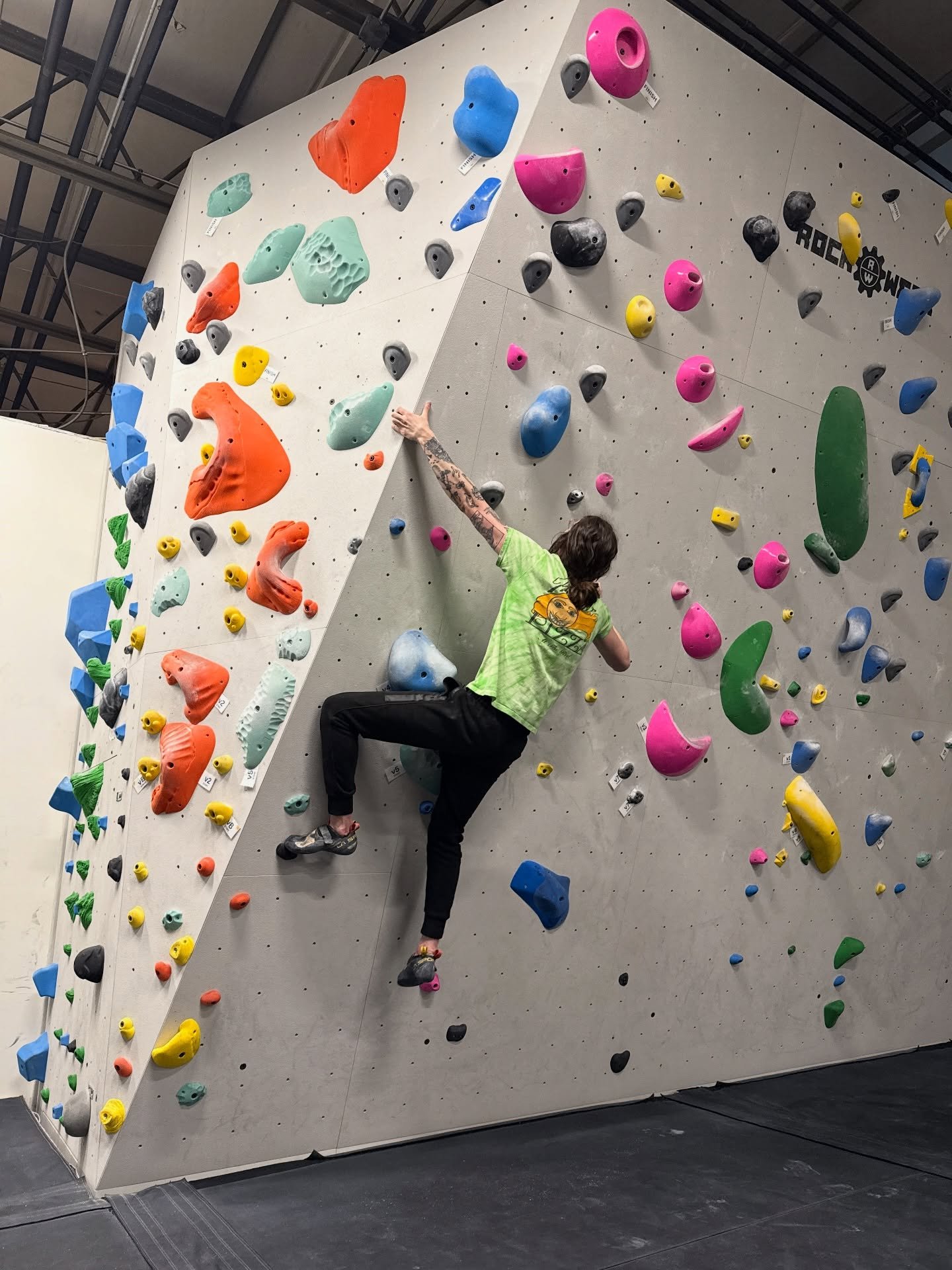 ✨Member Spotlight✨

Meet Shane!

Shane is a founding member of Horizon - supporting us before we even opened our doors. We admire his dedication to improving his own climbing, and he is always happy to encourage and support other climbers in their ow