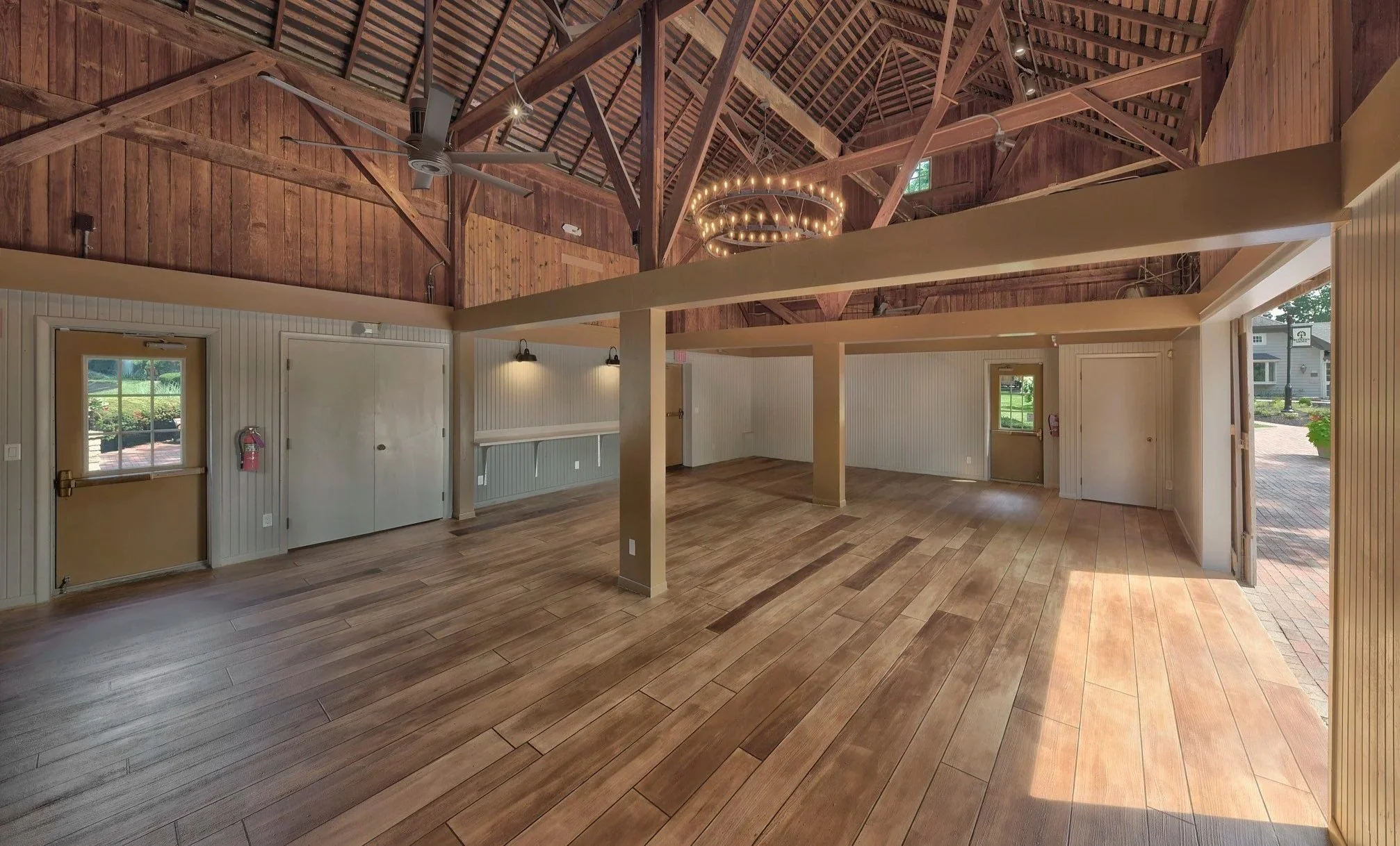 BG+Barn+interior_a.jpg