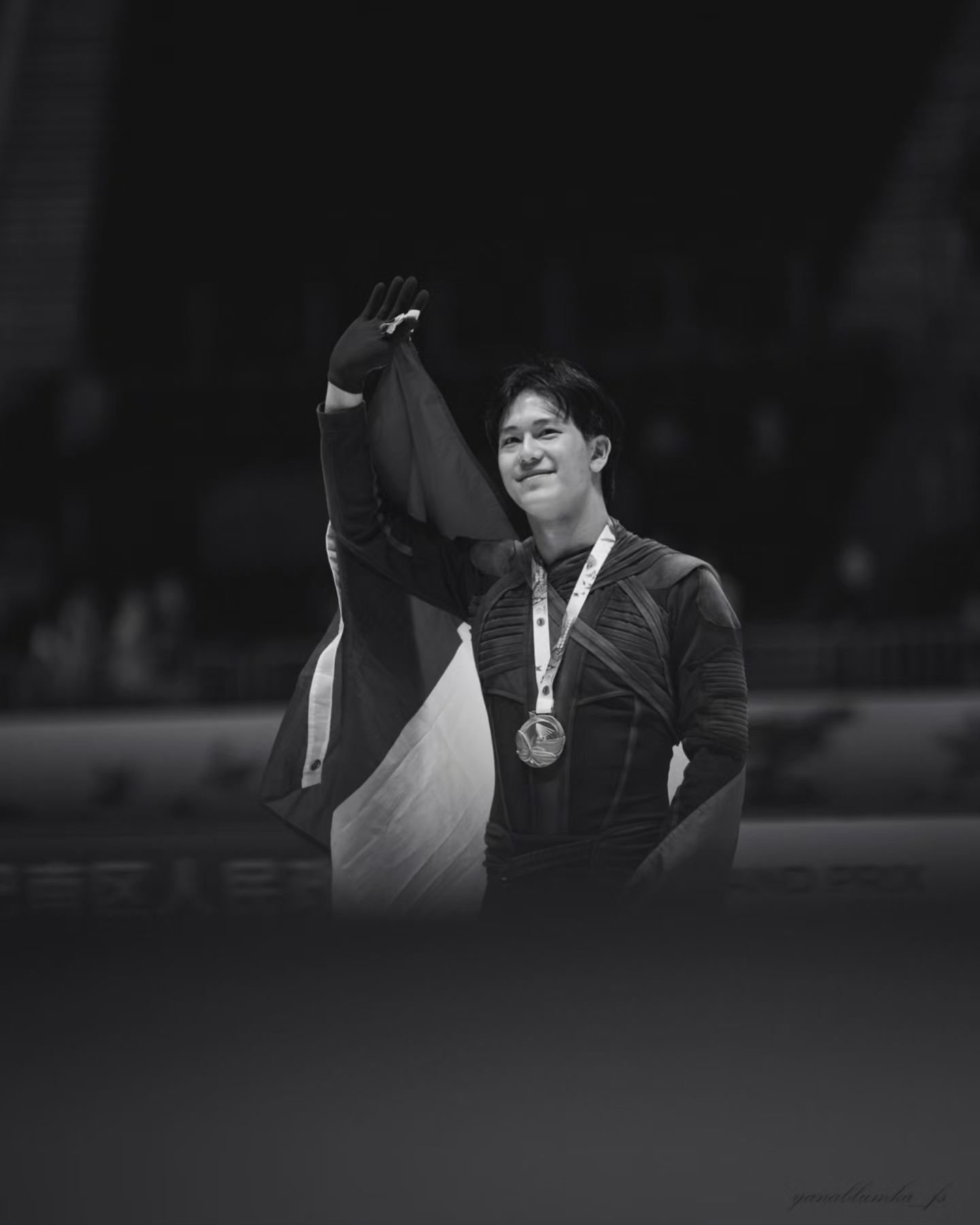 Hi everyone,
I'm sad to say that I won't be able to compete at the Grand Prix Final in Grenoble.
I suffered an injury during my free skate at the Cup of China and upon consultation with my doctors, my team and I decided it would be best for me to wit