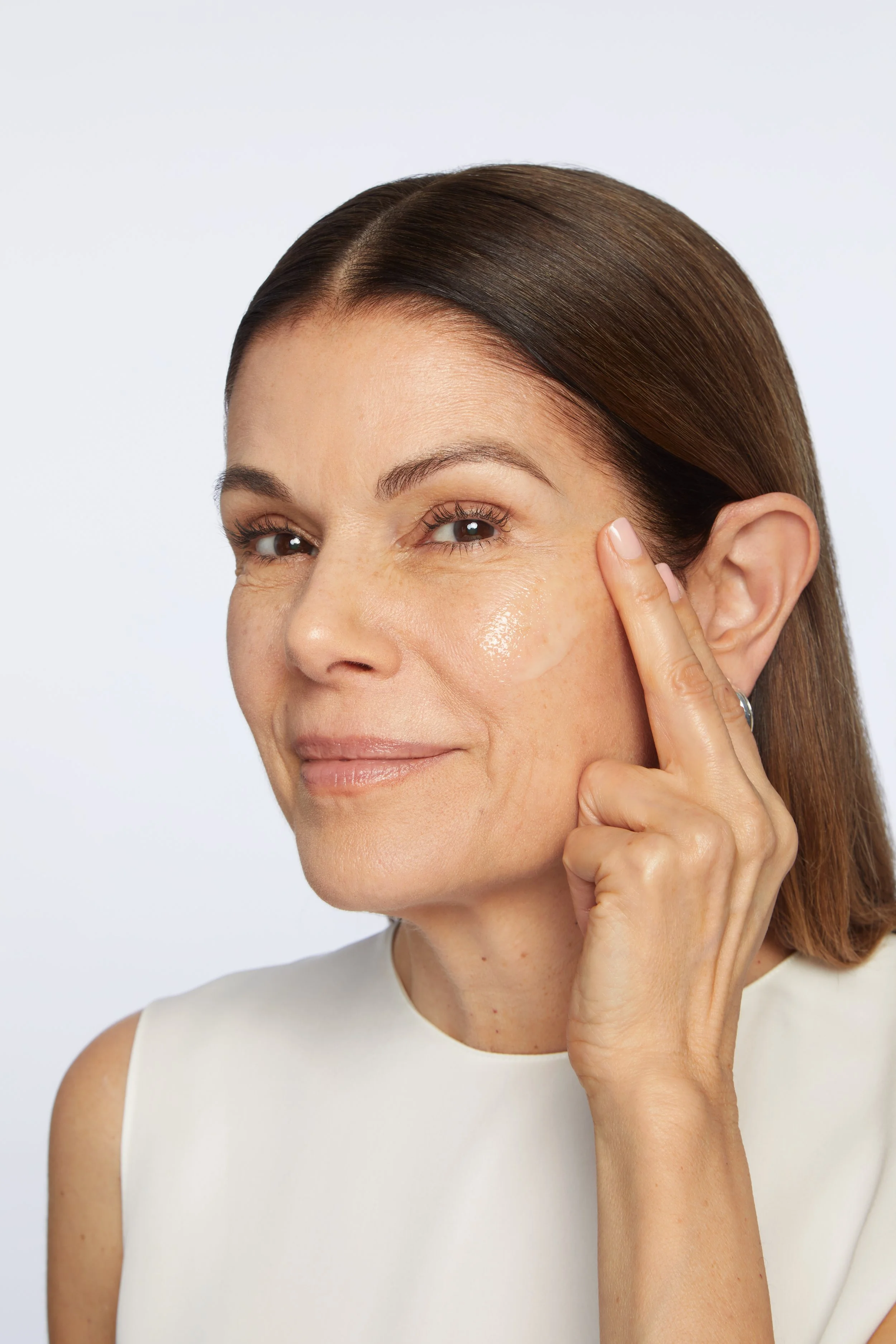 Shot4_LancomeQ1_RGNRetinol_Texture_Suzanne_HZ_2748_v2.jpg