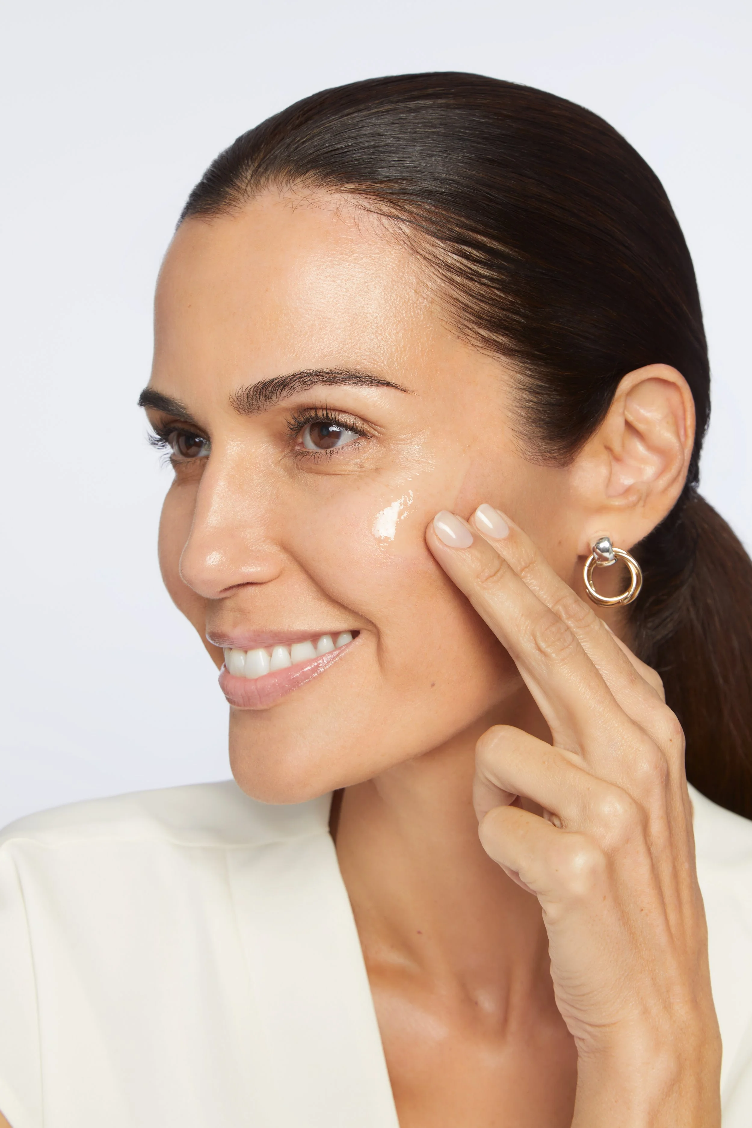 Shot1_LancomeQ1_RGNRetinol_Texture_Laiz_HZ_2497_v4.jpg