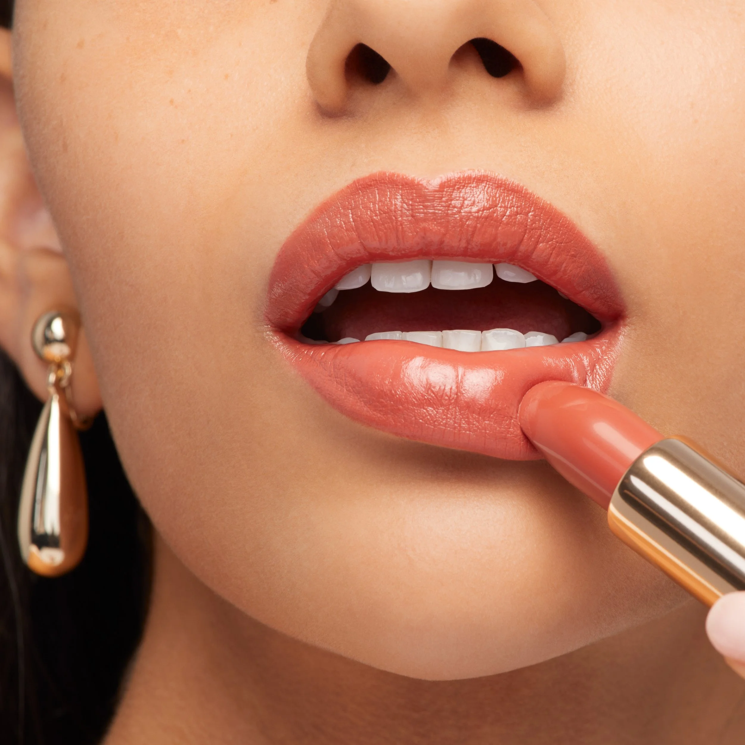 Lancome-LabsoluRouge-274FrenchTea-Kenxis-ApplicationMacro_1839.jpg