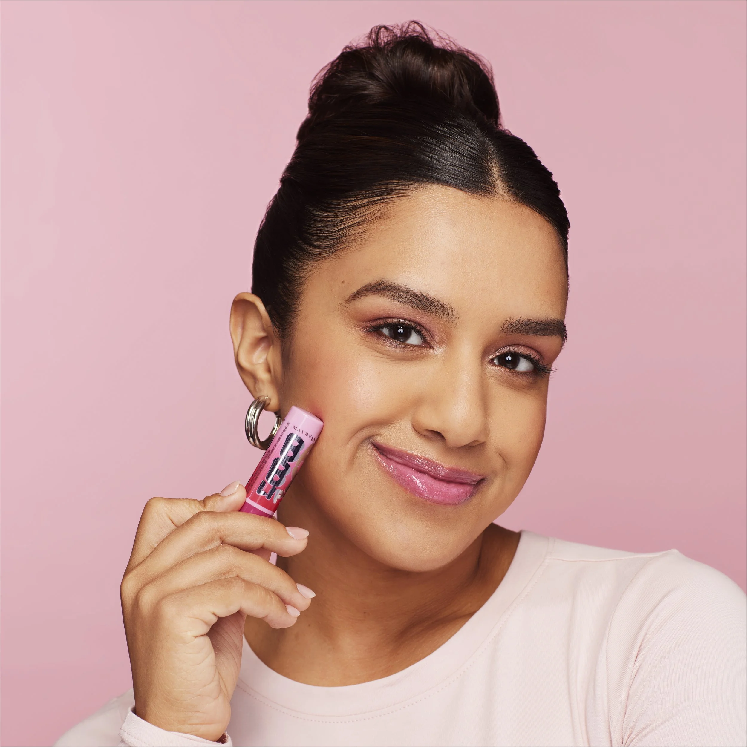 Shot53_Maybelline_BabyLips_Beauty_Cheyenne_MyPink_WithPack_RS_003.jpg