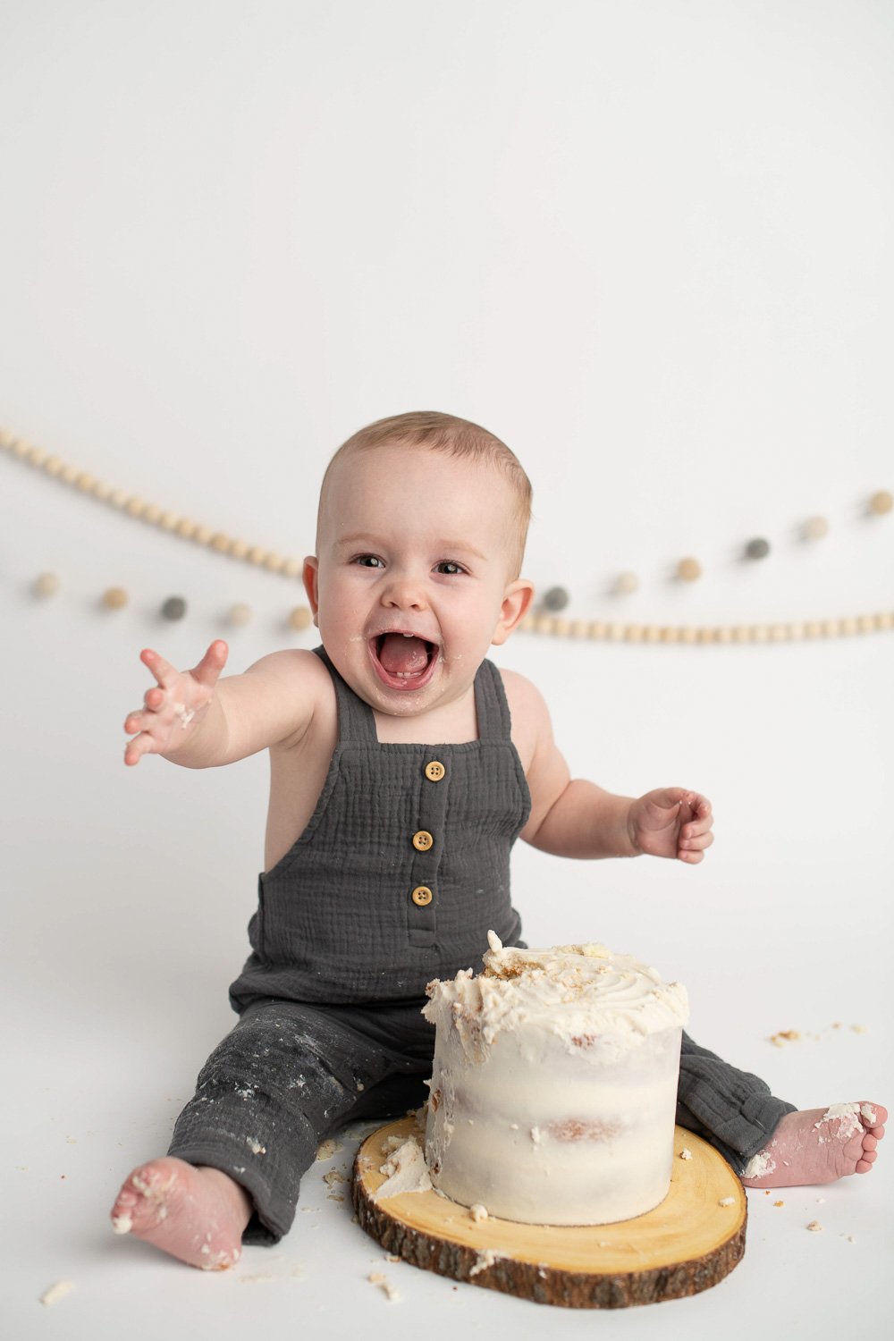 Kelowna Lake Country Okanagan Cake Smash Birthday Photographer
