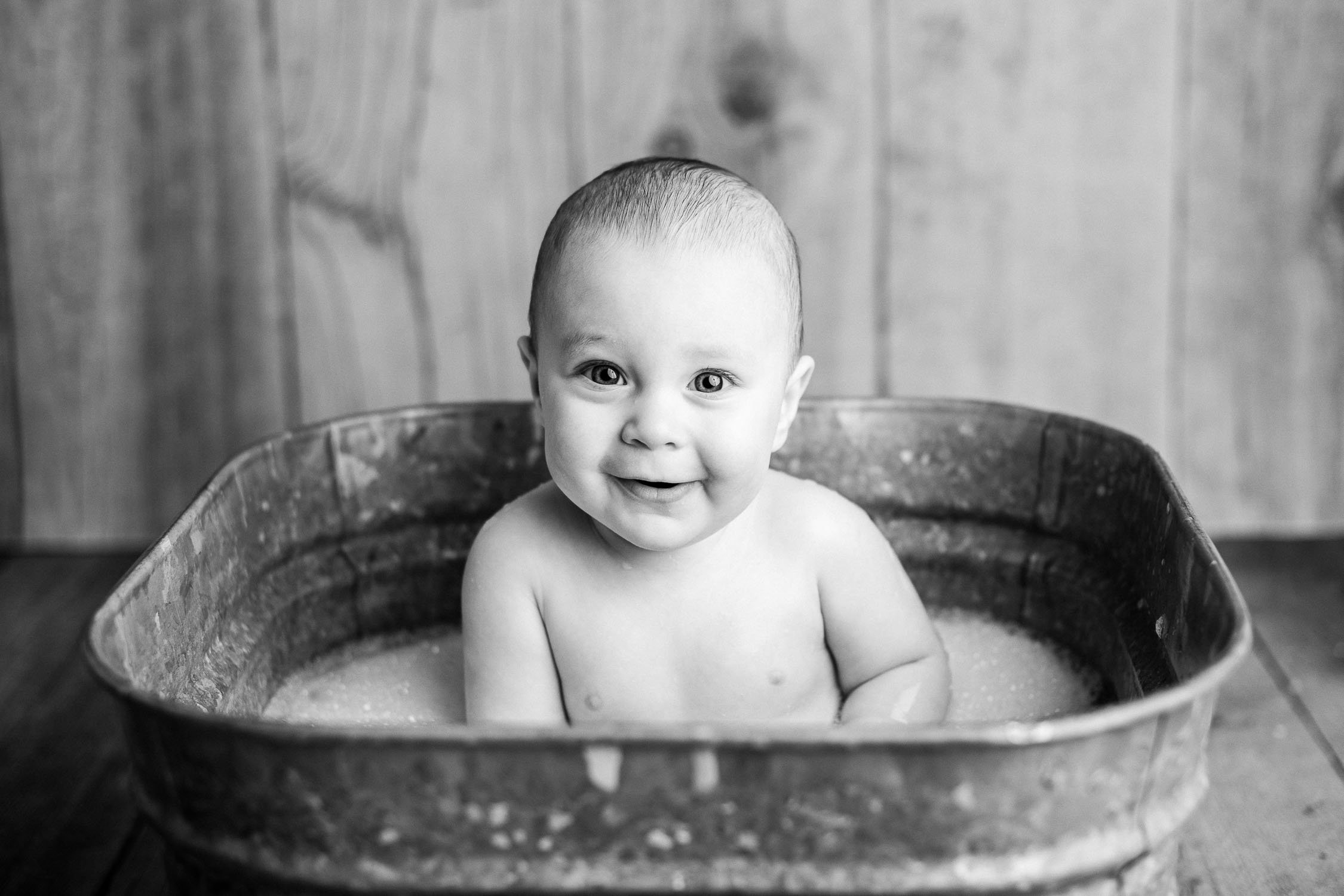 Kelowna Lake Country Okanagan Cake Smash Birthday Photographer