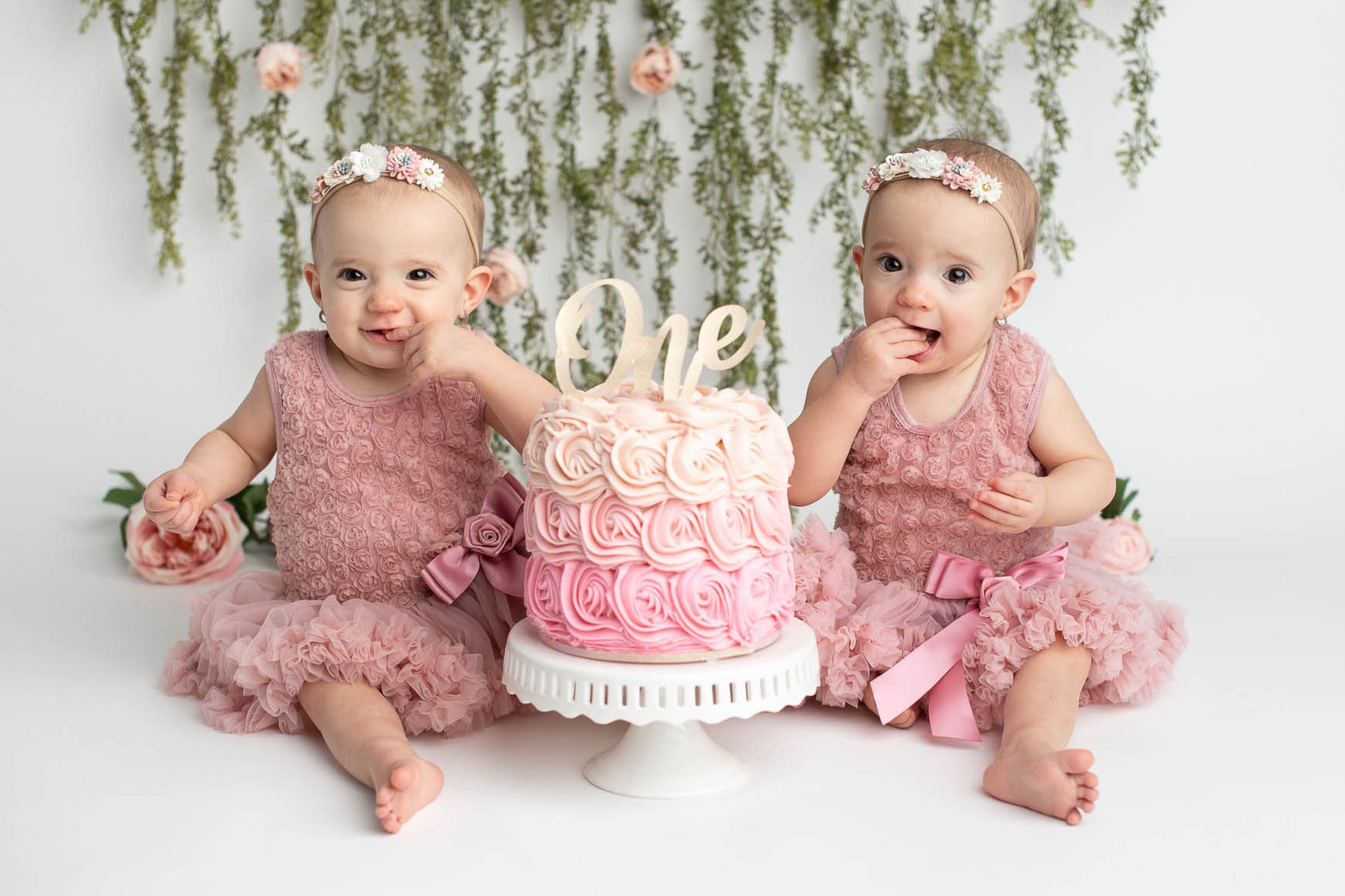 Kelowna Lake Country Okanagan Cake Smash Birthday Photographer