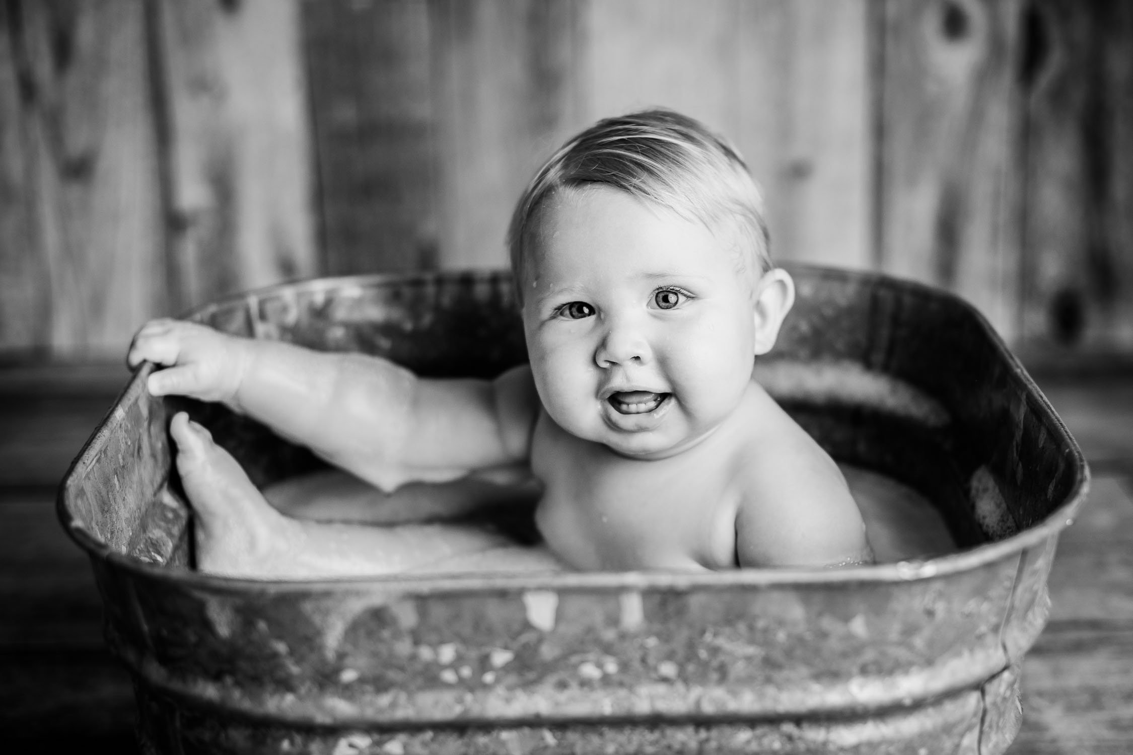 Kelowna Lake Country Okanagan Cake Smash Birthday Photographer
