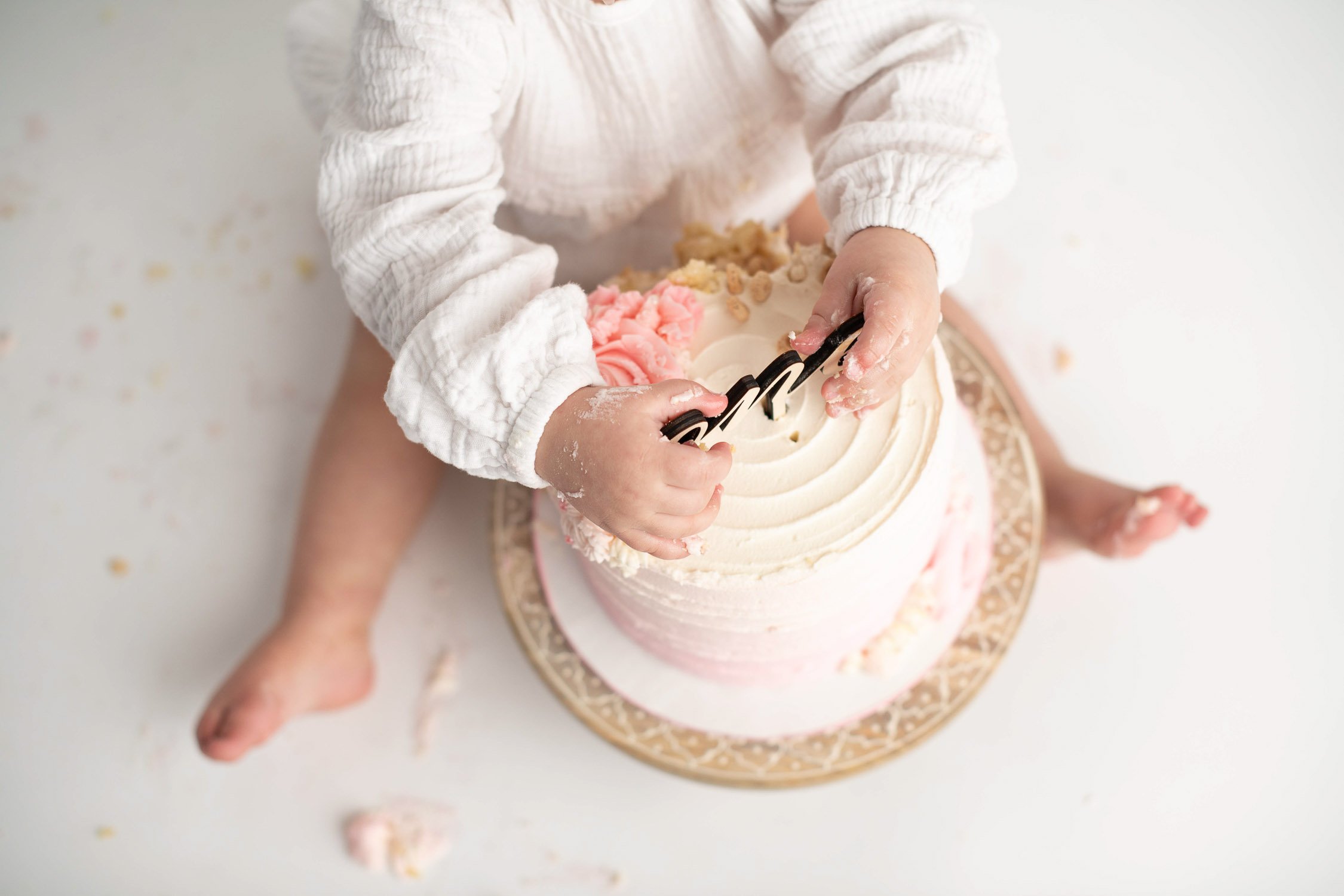 Kelowna Lake Country Okanagan Cake Smash Birthday Photographer