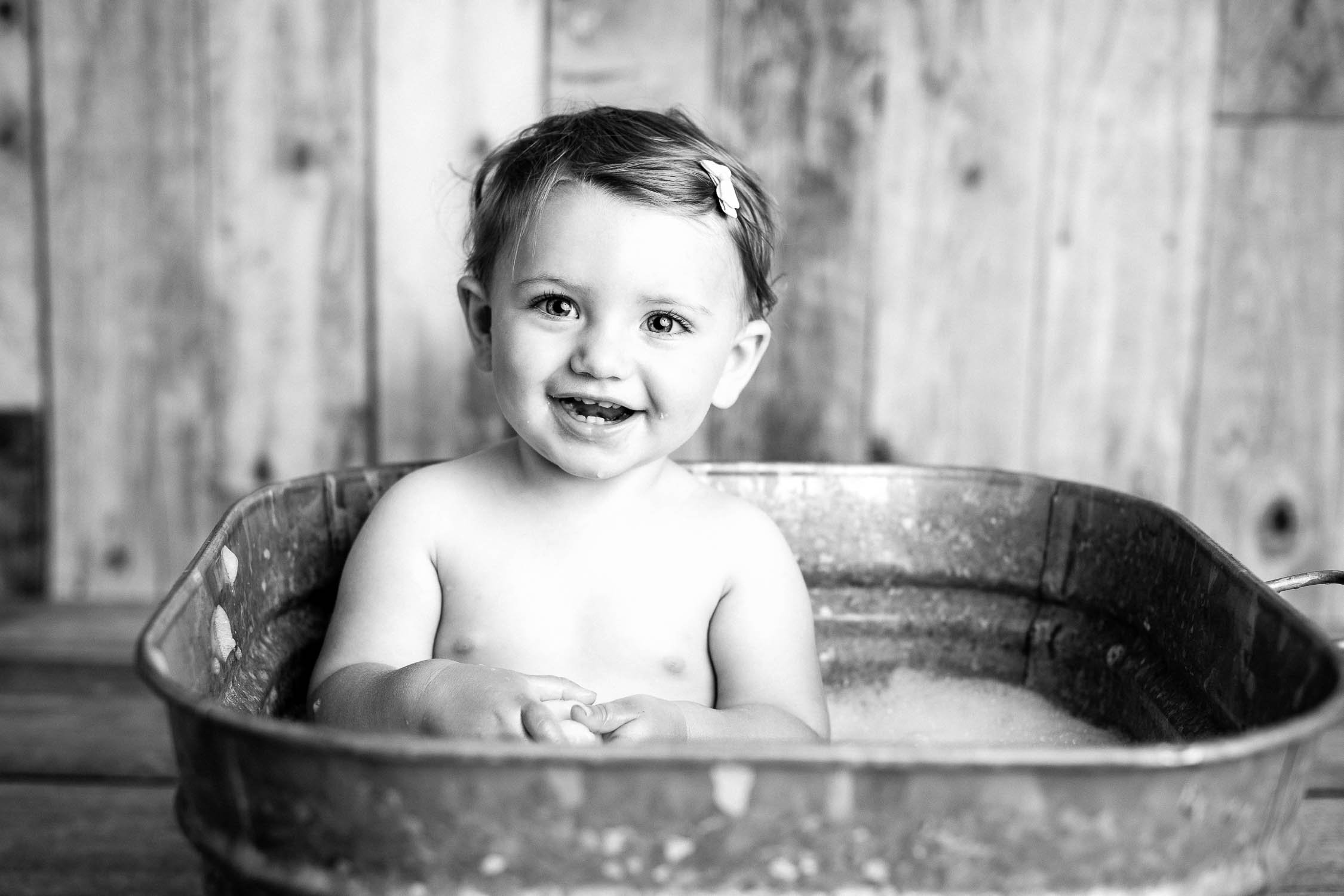 Kelowna Lake Country Okanagan Cake Smash Birthday Photographer