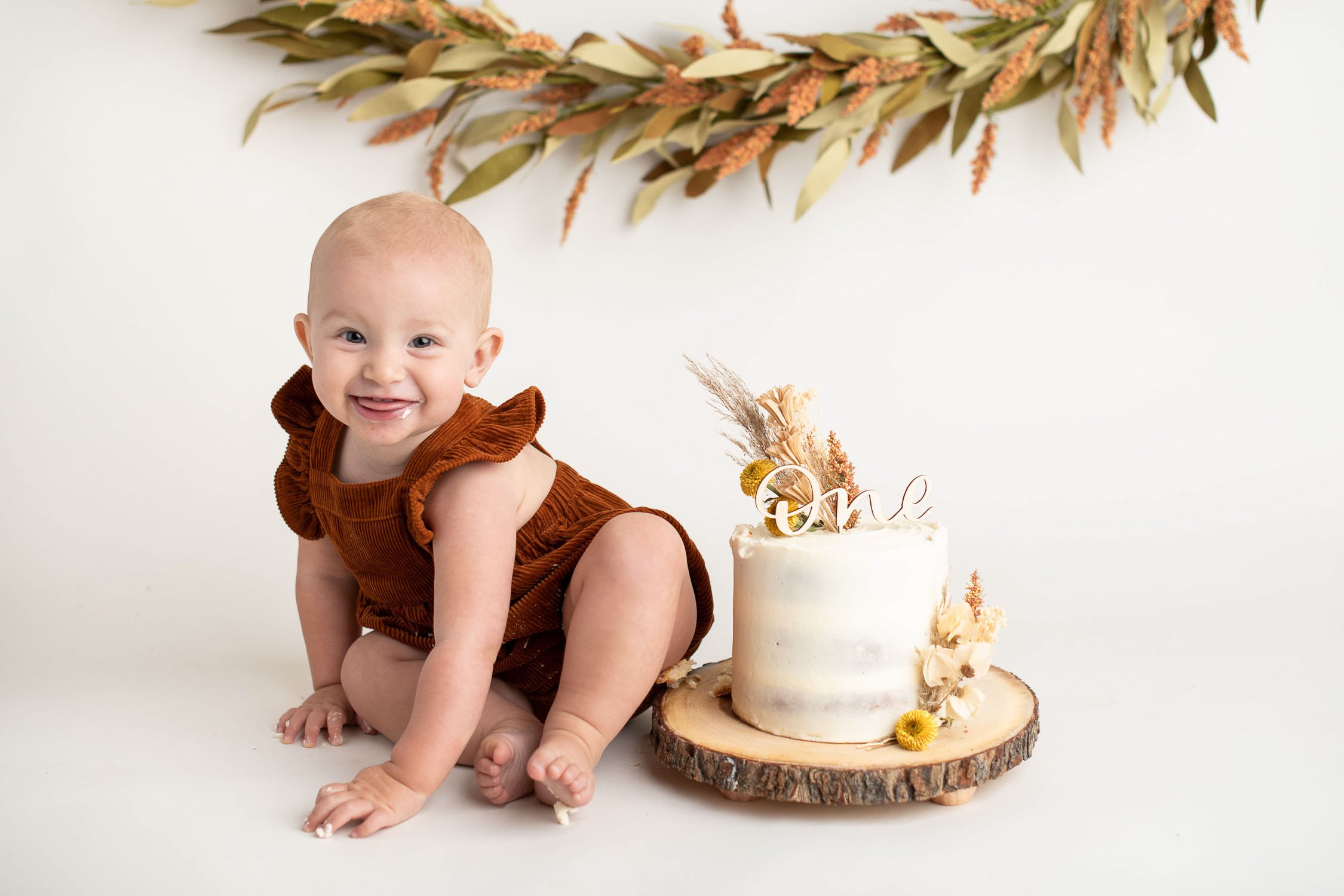 Kelowna Lake Country Okanagan Cake Smash Birthday Photographer