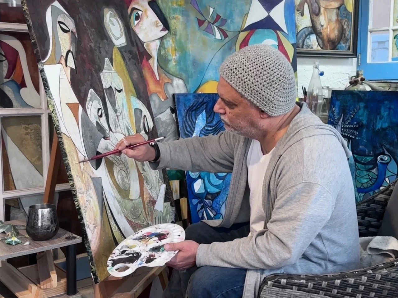 Galban paints Gaudi by Tarin Mohajeri.jpeg