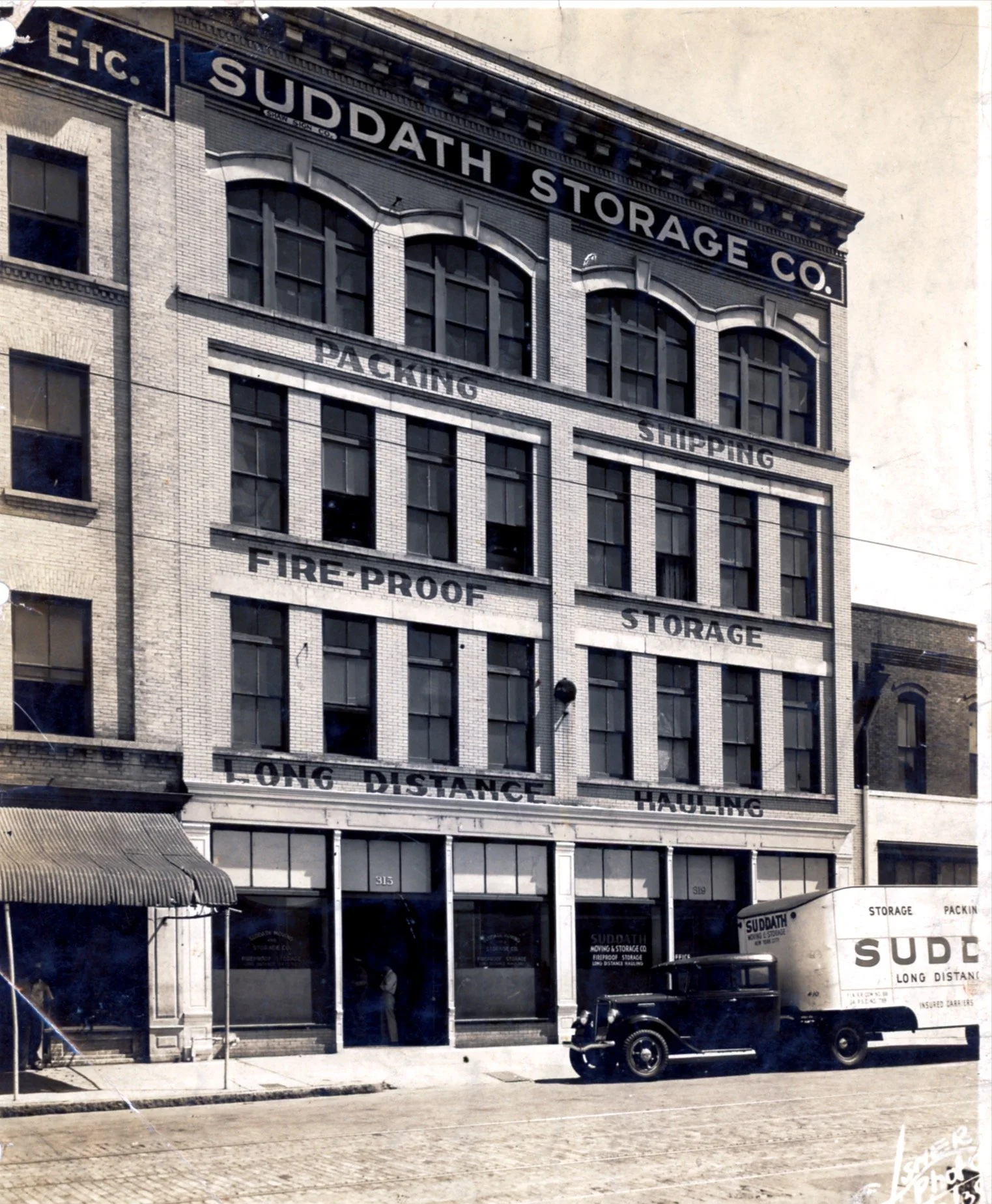 Hutchinson–Suddath Building photo 2 Photographer William “Bill” Elsner circa 1936.jpg