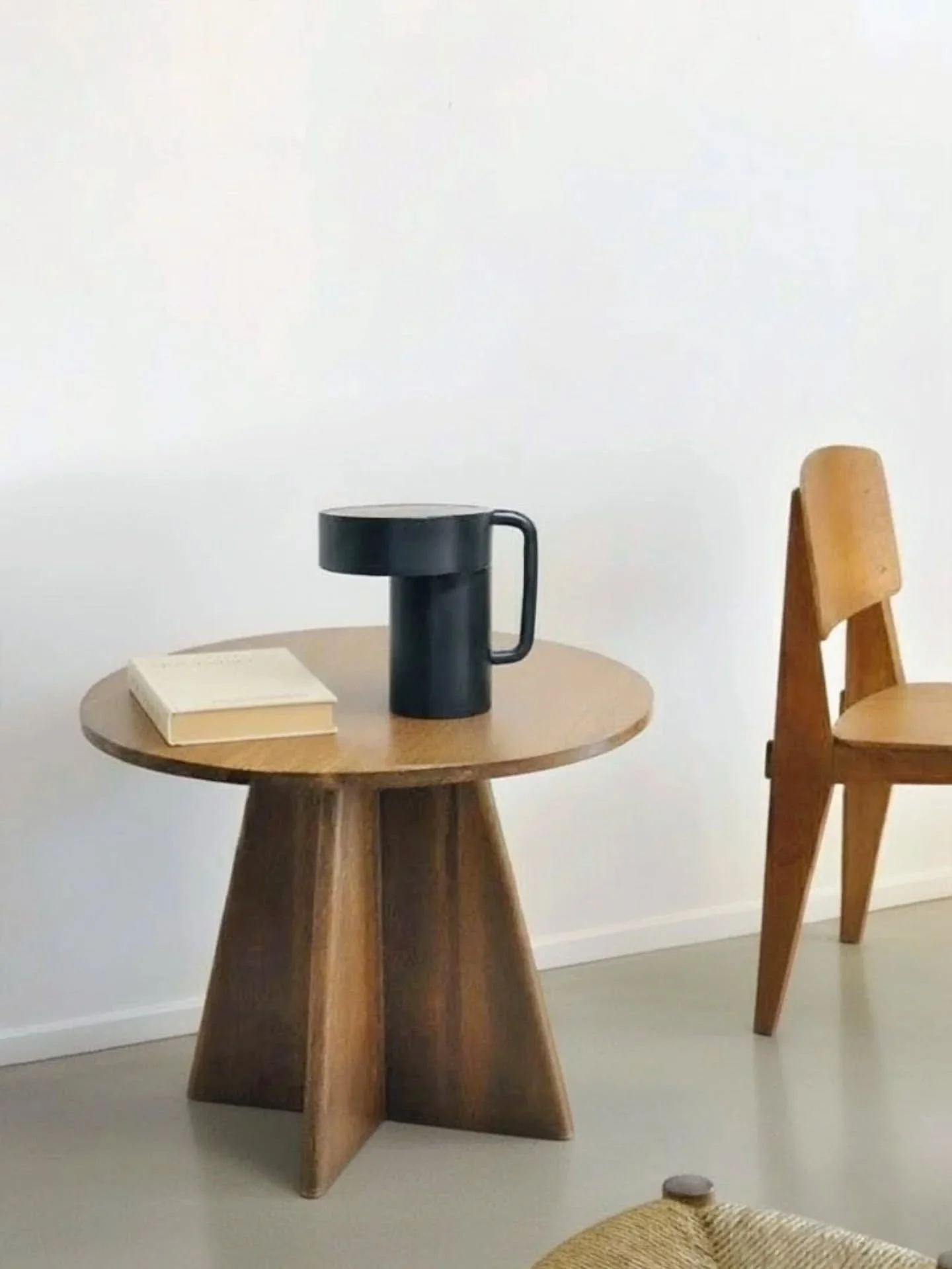 SEPTEMBRE 

1. La lampe Intervalle en noire
2. Vivre ici 🦌
3. Tourner des bols chez @studioprimitif 
4. Voir &eacute;voluer les Ateliers de la conserverie, lieu o&ugrave; r&eacute;side mon atelier
5. Trouver des c&eacute;ramiques artisanales (sign&e