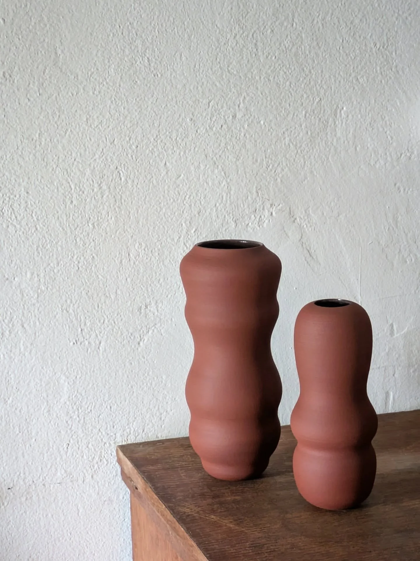 Ces deux vases tourn&eacute;s de la collection Horizon seront chez @personadesignobjet d&egrave;s le 4 d&eacute;cembre et jusqu'au 18 d&eacute;cembre.

Mini s&eacute;rie disponible chez Persona exclusivement avant No&euml;l ✨

Je serai pr&eacute;sent