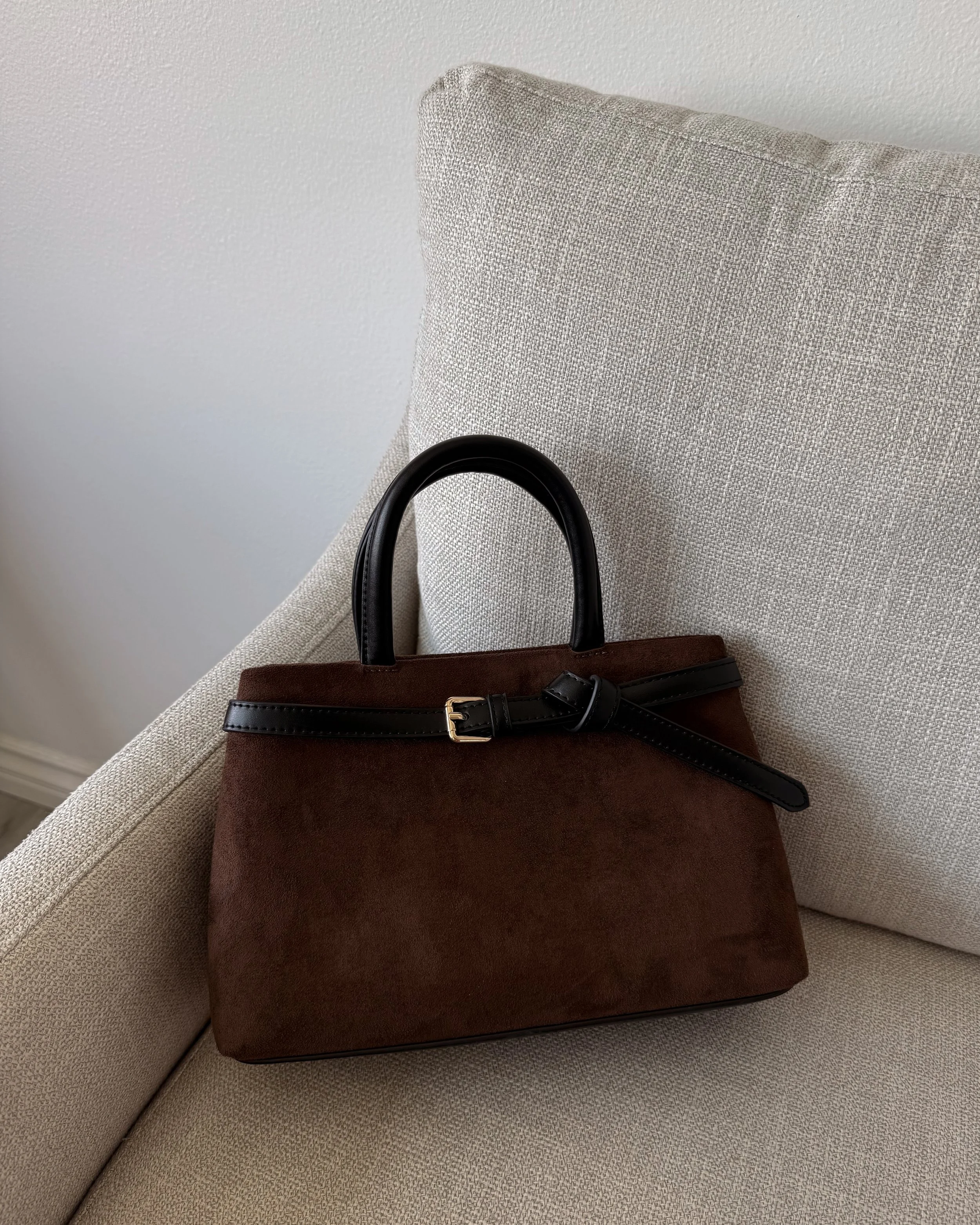 What’s In My Bag: 8 Everyday Essentials I Rely On