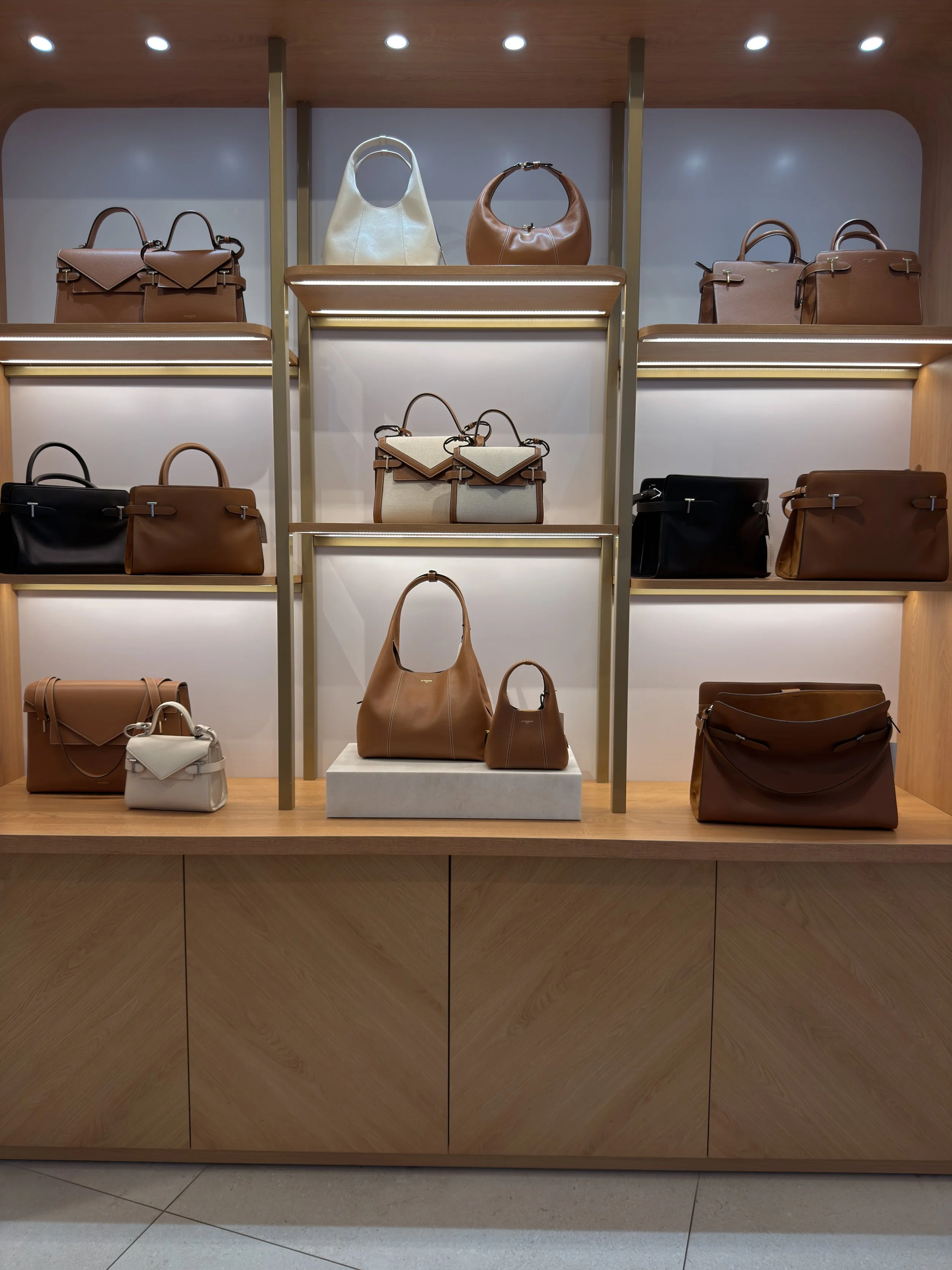 Visiting Le Tanneur Paris: Discovering the Flagship Boutique and Timeless Handbags