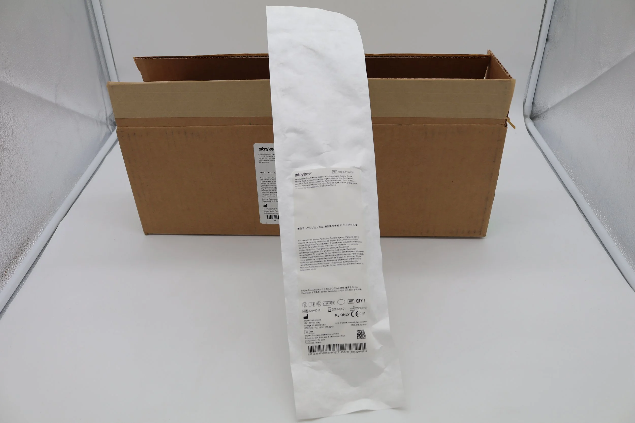 Stryker | 0606-515-000 | SHORT DATE | Box of 6 | Revolution Thin Flexible Nozzle (For Use With Revolution Cement System)