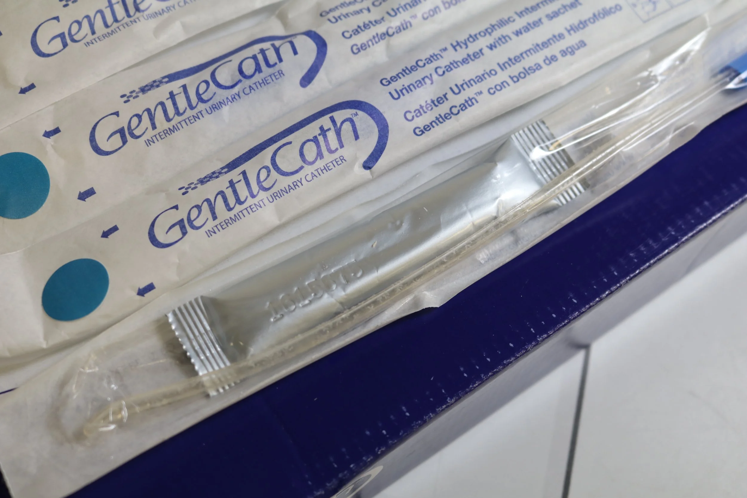 Convatec | 509000 | EXPIRED | BOX OF 30 | GentleCath Tiemann CH/HR 12x16" Hydrophilic Intermittent Urinary Catheter with water sachet