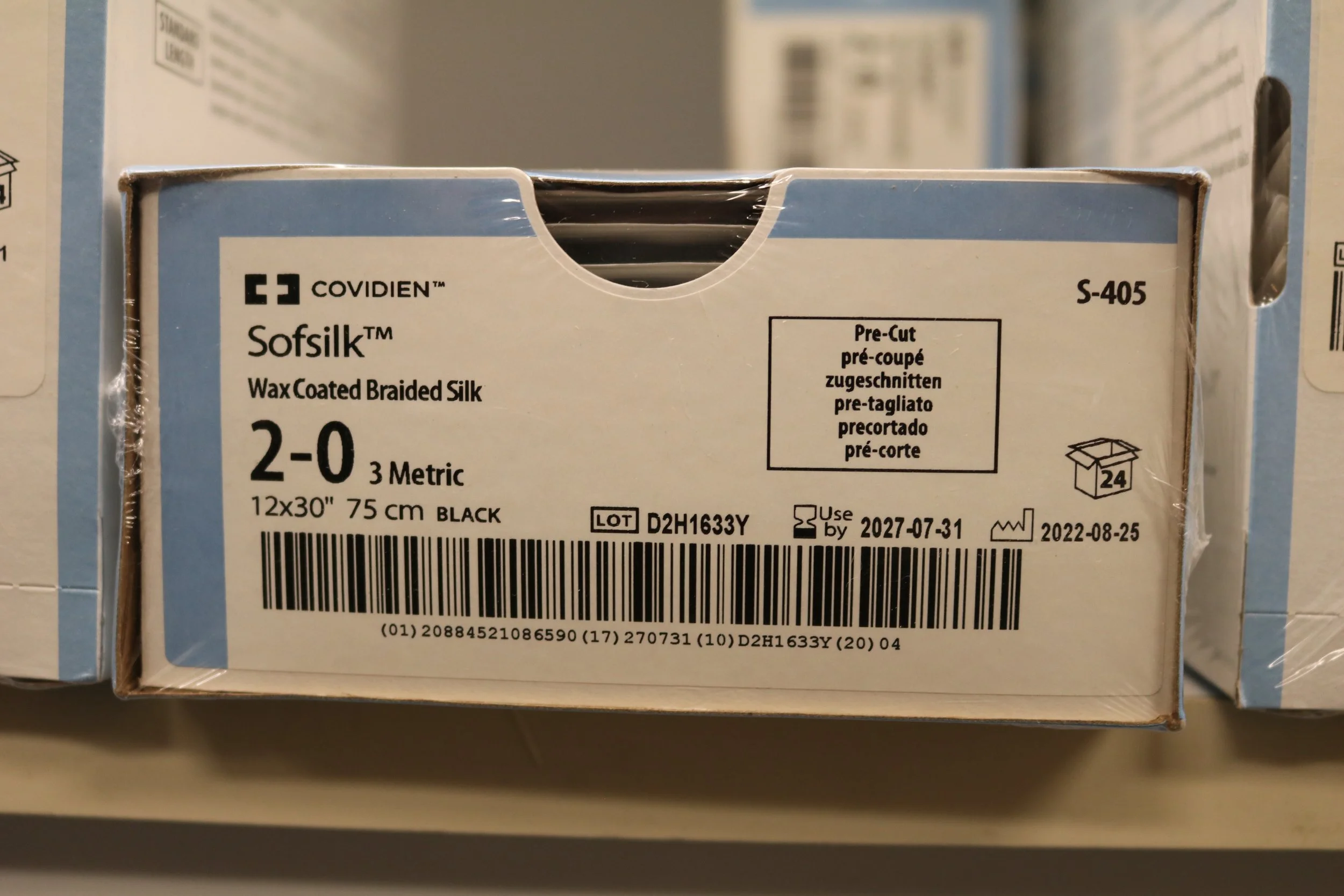 COVIDIEN | S-405 | PACK of 36/pc | Softsilk Wax Coated Braided Silk 2-0 3 Metric 12x30" 75cm BLACK