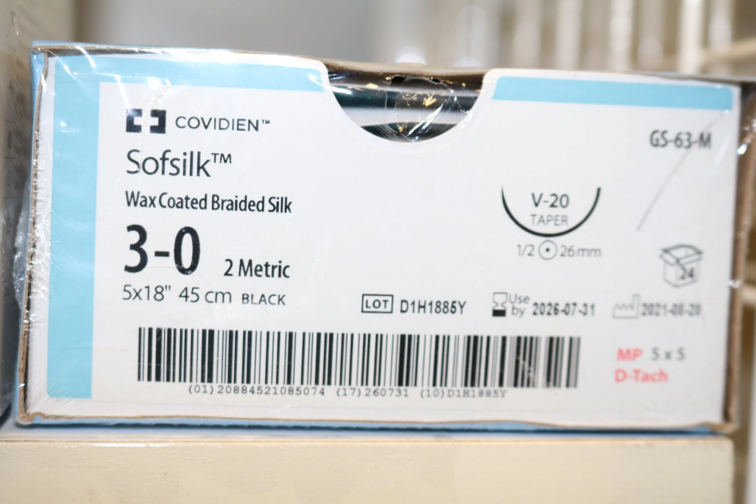 COVIDIEN | GS-63-M | PACK of 36/pc | Softsilk Wax Coated Braided Silk 3-0 2 Metric 5x18" 45cm BLACK