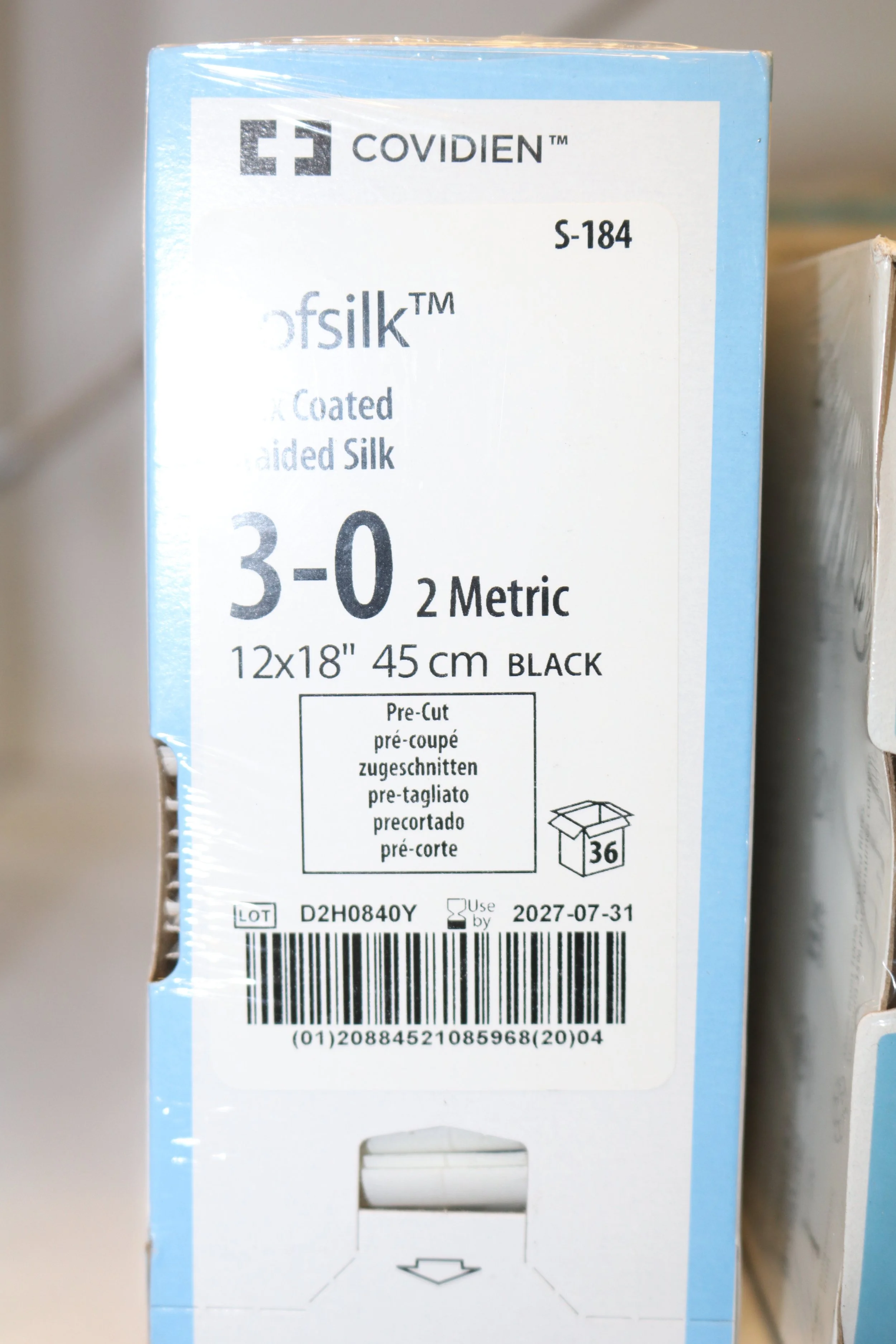 COVIDIEN | S-184 | PACK of 36/pc | Softsilk Wax Coated Braided Silk 3-0 2 Metric 12x18" 45cm BLACK