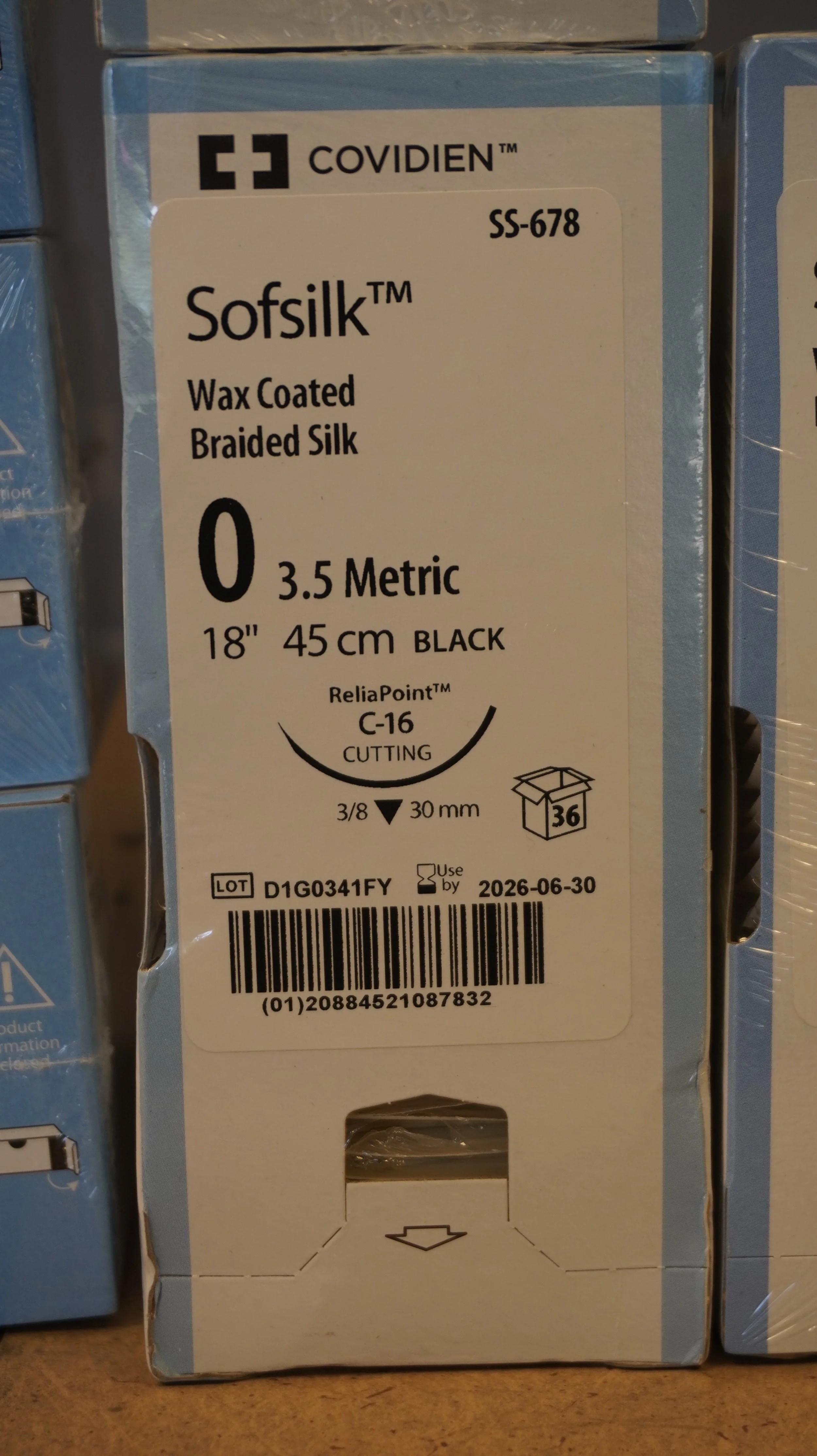 COVIDIEN | SS-678 | PACK of 36/pc | S-678 Sofsilk Wax Coated Braided Silk 0 3.5 Metric 18" 45cm BLACK