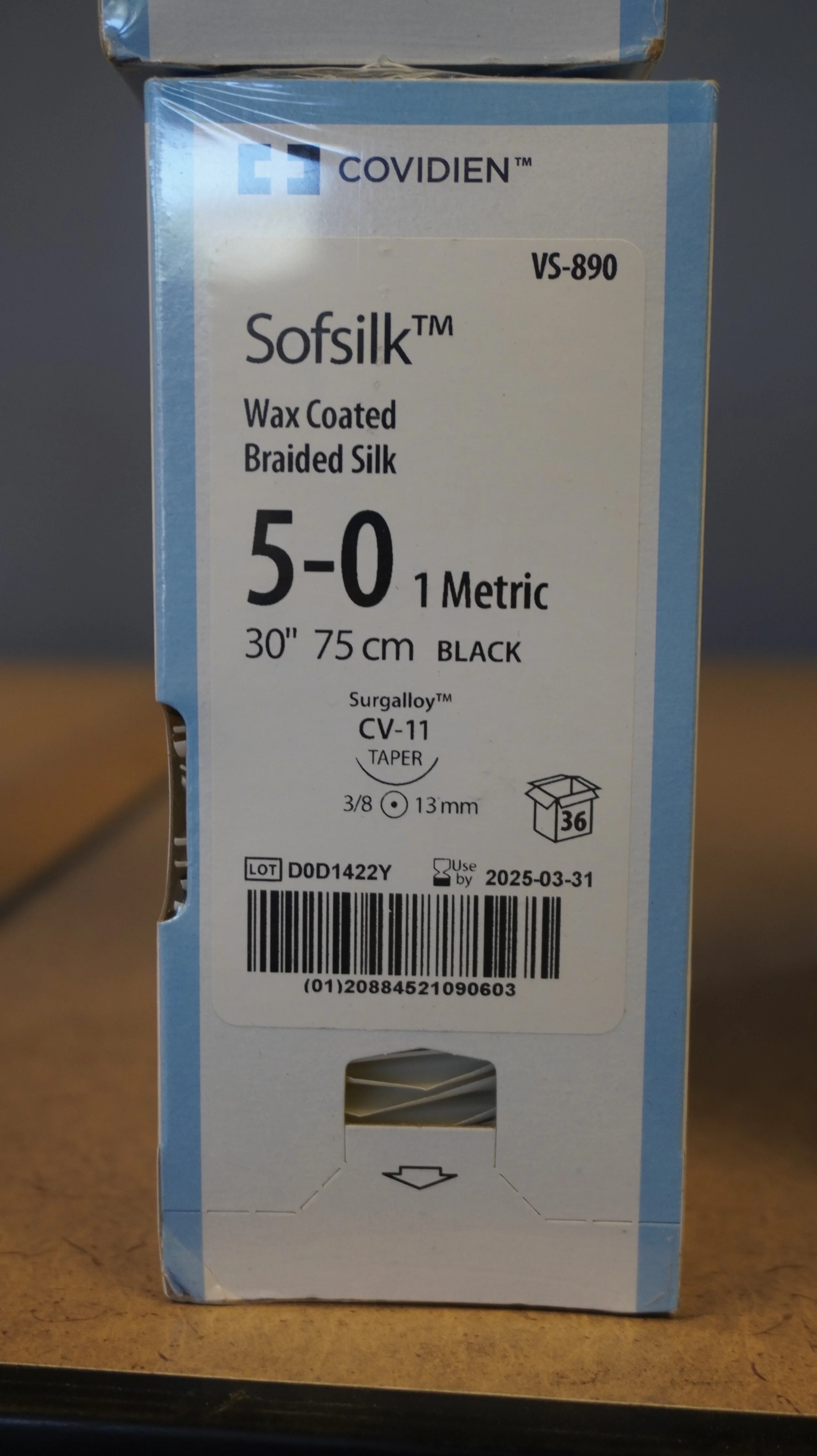 COVIDIEN | VS-890 | PACK of 36/pc | Softsilk Wax Coated Braided Silk 5-0 1 Metric 30" 75cm BLACK