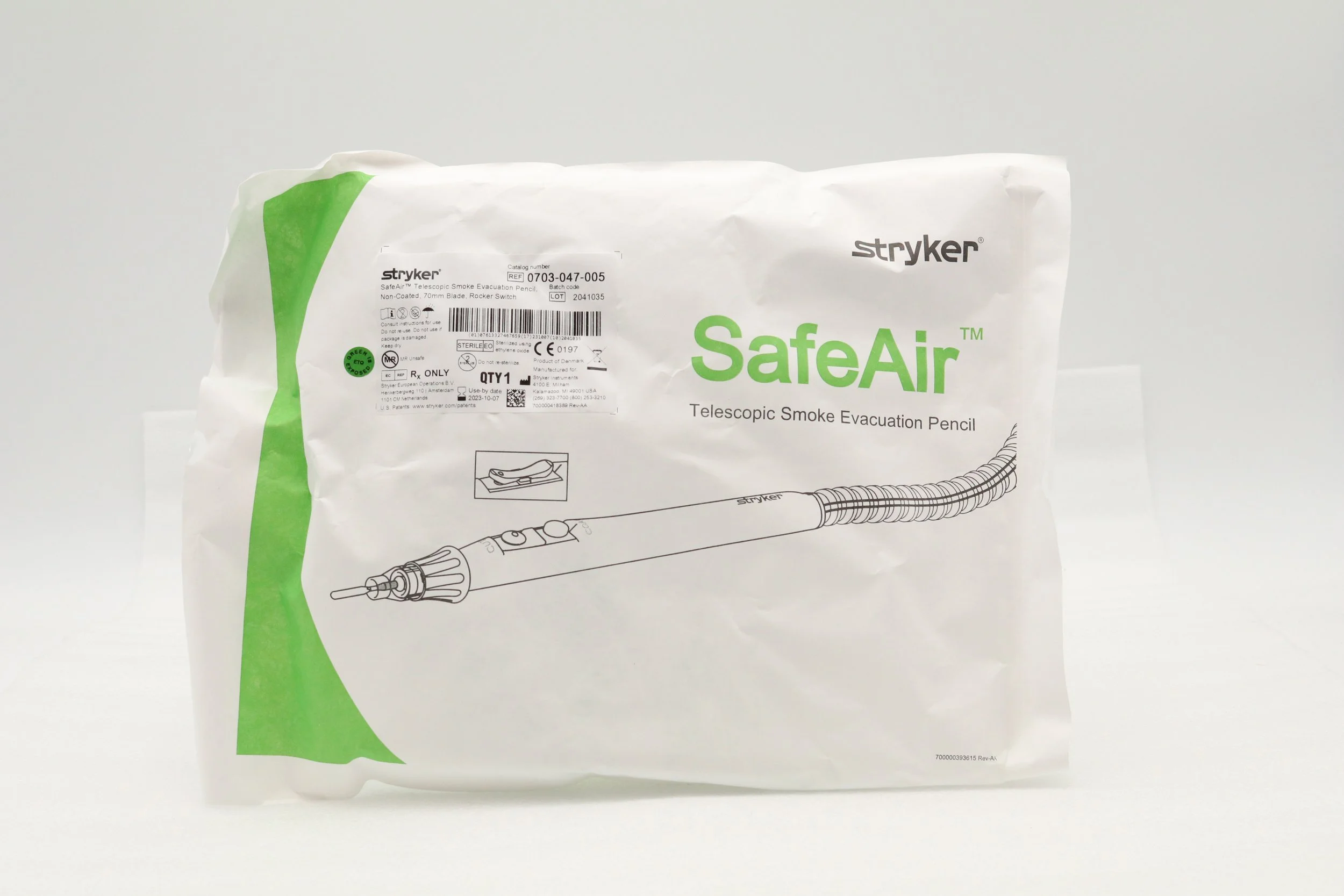 Stryker | 0703-047-005 | EXPIRED | EACHES | SAFEAIR TELESCOPIC SMOKE EVACUATION PENCIL NON-COATED, 70MM BLADE, ROCKER SWITCH