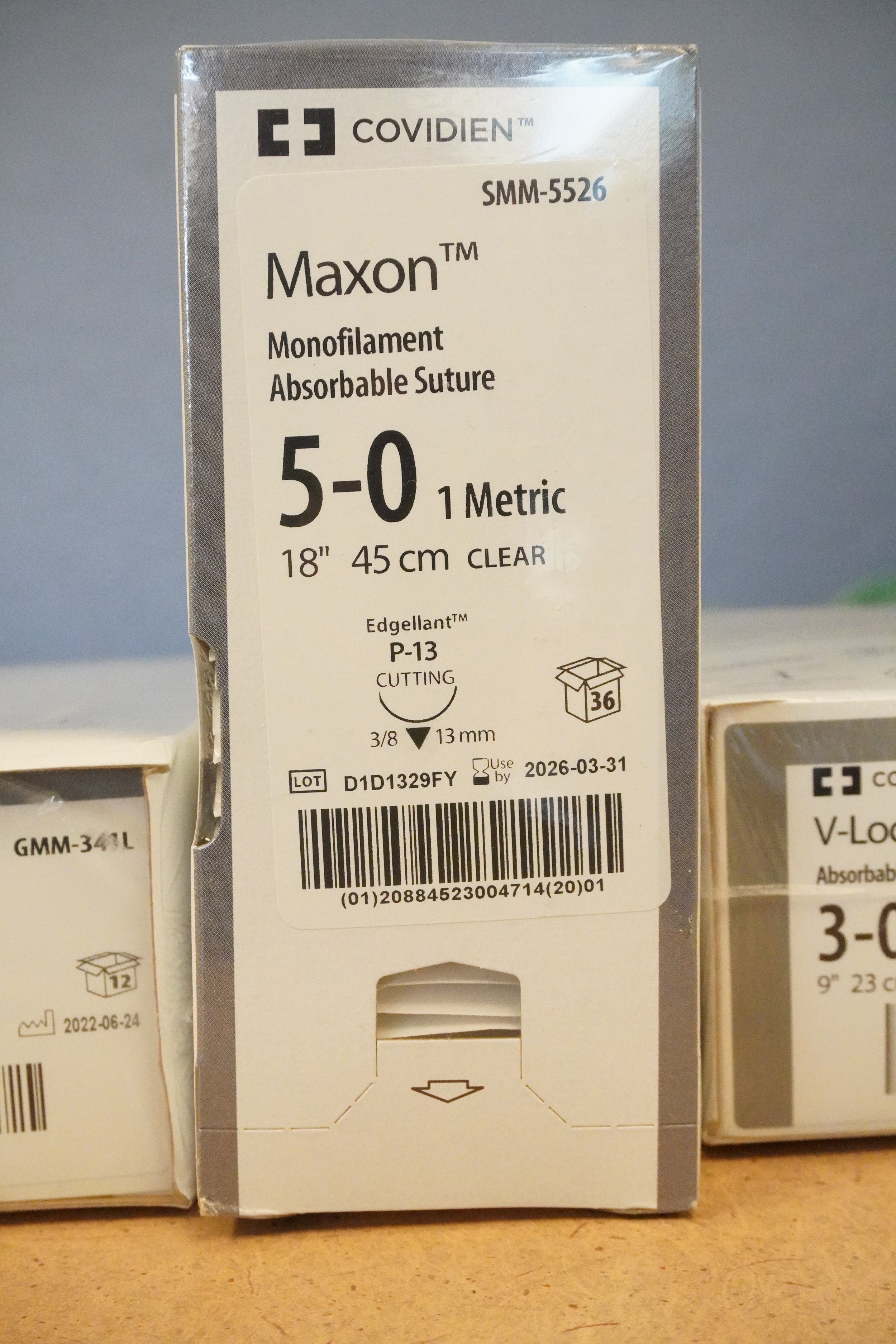 COVIDIEN | SMM-5526 | PACK of 36/pc | Monofilament Absorbable Suture 5-0 1 Metric 18" 45cm CLEAR