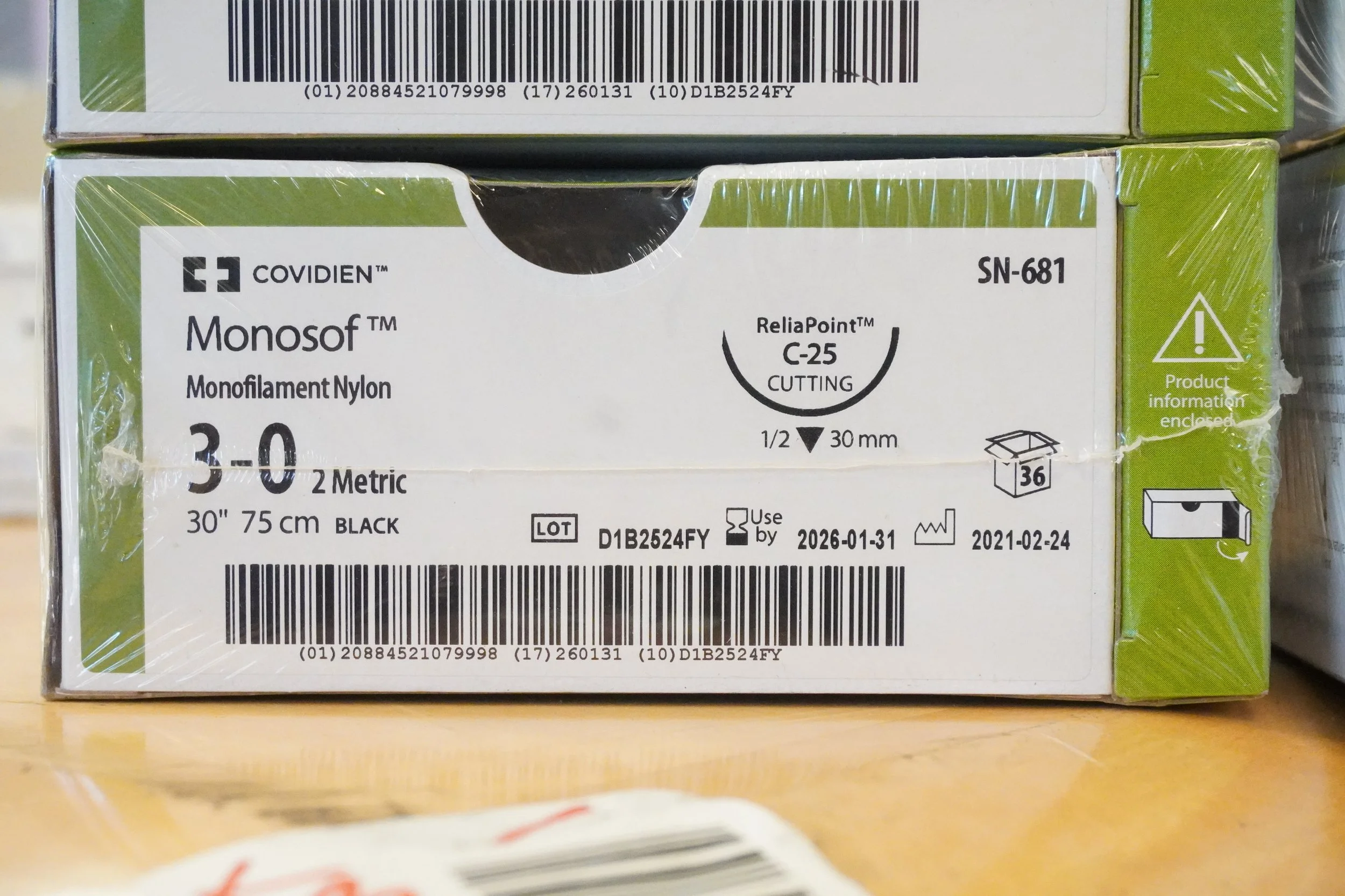 COVIDIEN | SN-681 | Pack of 36/pc | Monosof Monofilament Nylon 3-0 2 Metric 30" 75cm BLACK