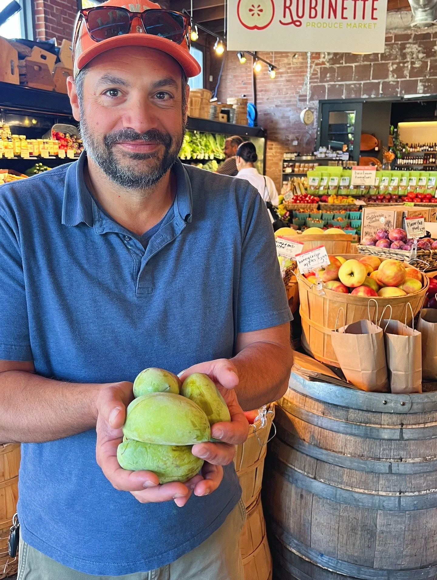 Paw Paw fans, we have a suuuuper limited amount of this delicious tropical-like fruit. 
🏃&zwj;♂️🏃&zwj;♀️

With an alluring aroma and a delectable banana-mango-vanilla&rsquo;ish flavor, it&rsquo;s worth a try if you&rsquo;re unfamiliar. 

Mind the s
