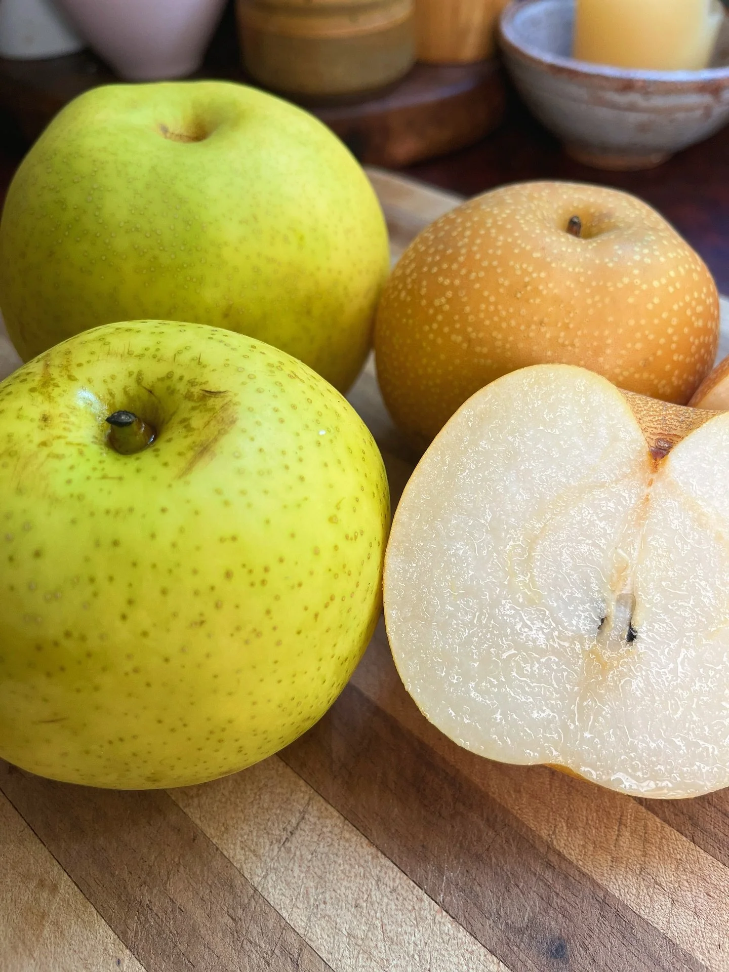 Returning again and now at Rubinette for the first time this season, we are thrilled to offer Hosui and Shinseki Asian pears from @kiyokawafamilyorchards 

Deceptively juicy, sweet and satisfying these two varieties are at their best right now!

Deli