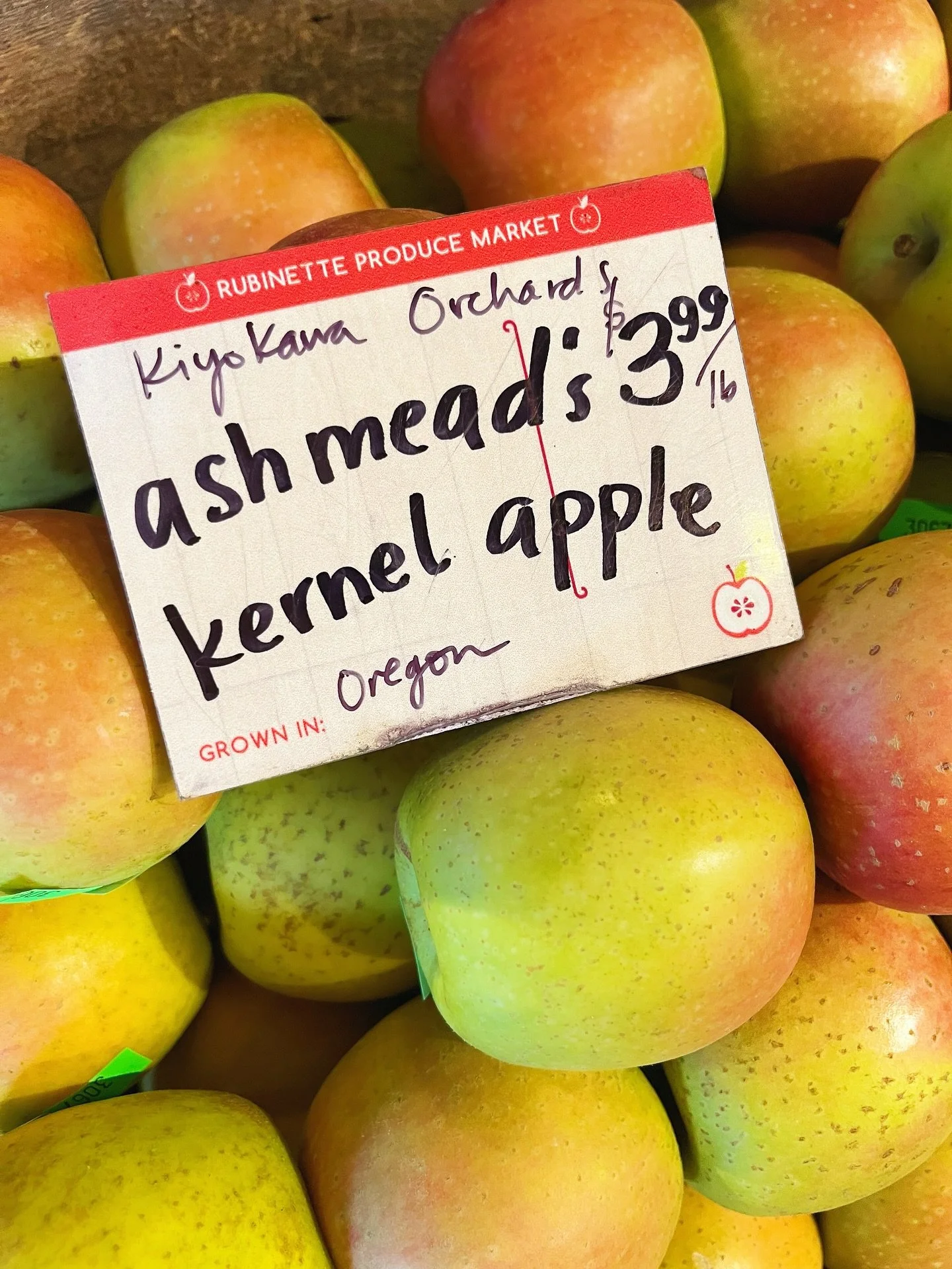 Tangy, dense, and juicy Ashmead&rsquo;s Kernel is the apple to snag for your friend that&rsquo;s a refined wine drinker, a lover of old world flavors and looking for something perfect to pair with a creamy cheese.

It&rsquo;s one of our favorites and