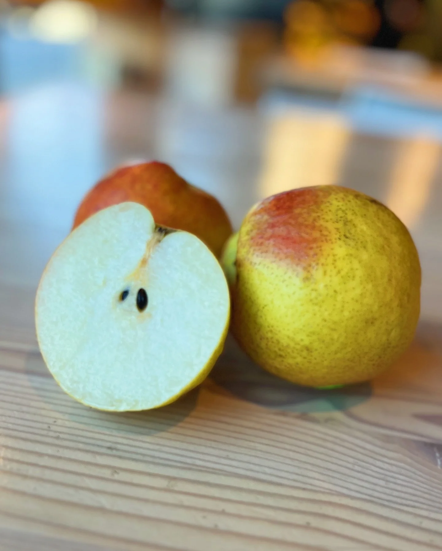 Reddy Robin Asian Pear is explosively juicy. And so light, so refreshing, so exactly what we and to be eating right now. 

Don&rsquo;t be surprised if you find yourself over the kitchen sink in the familiar eating-a-juicy-summer-peach-pose.

Yes, it&