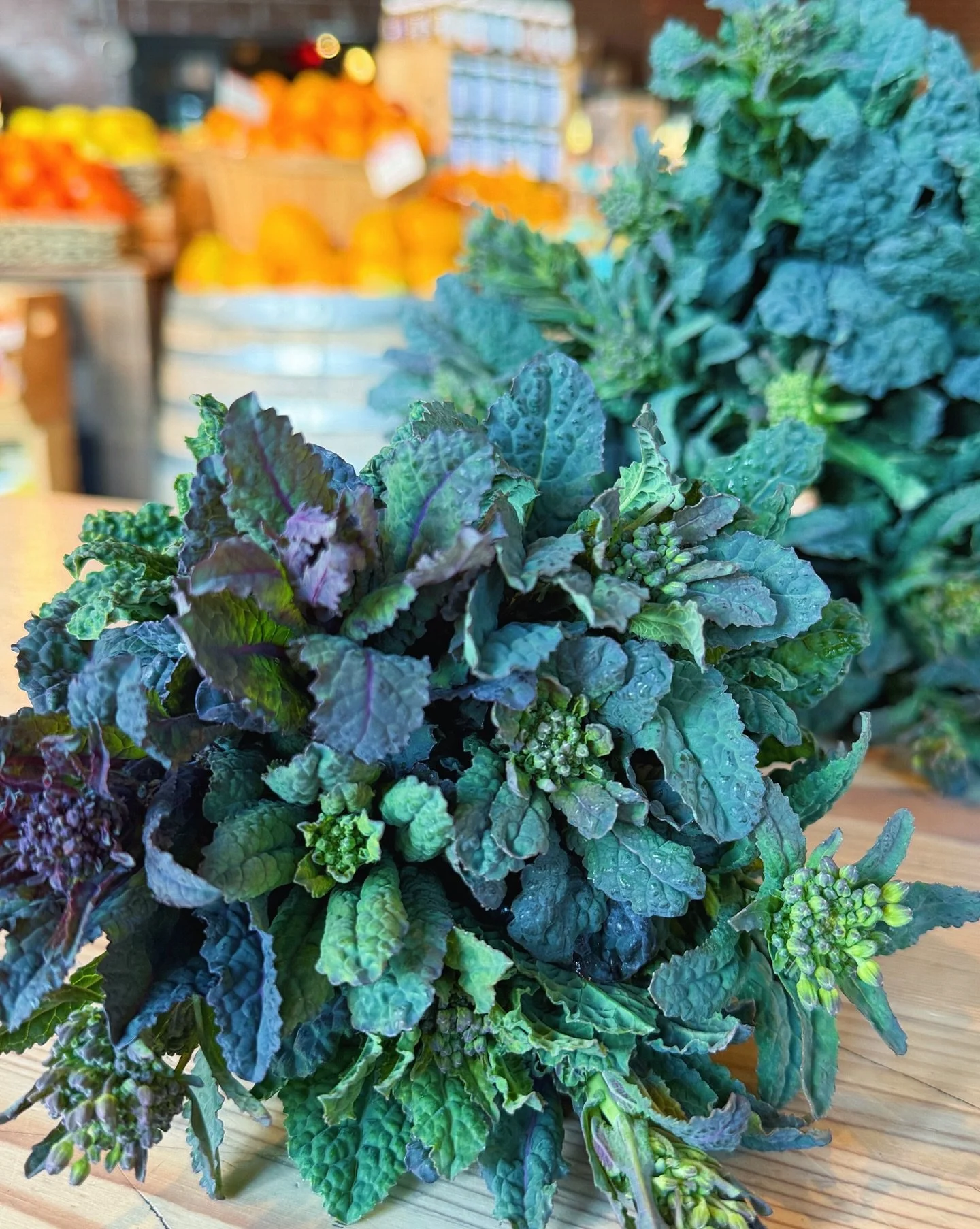 Local Raabs have started!

This first delivery of Lacinato Kale raab from @ourtablecooperative is just the first, and an exciting hint that spring is on the way. We expect to see so many more varieties of raabs in the coming weeks and we welcome them