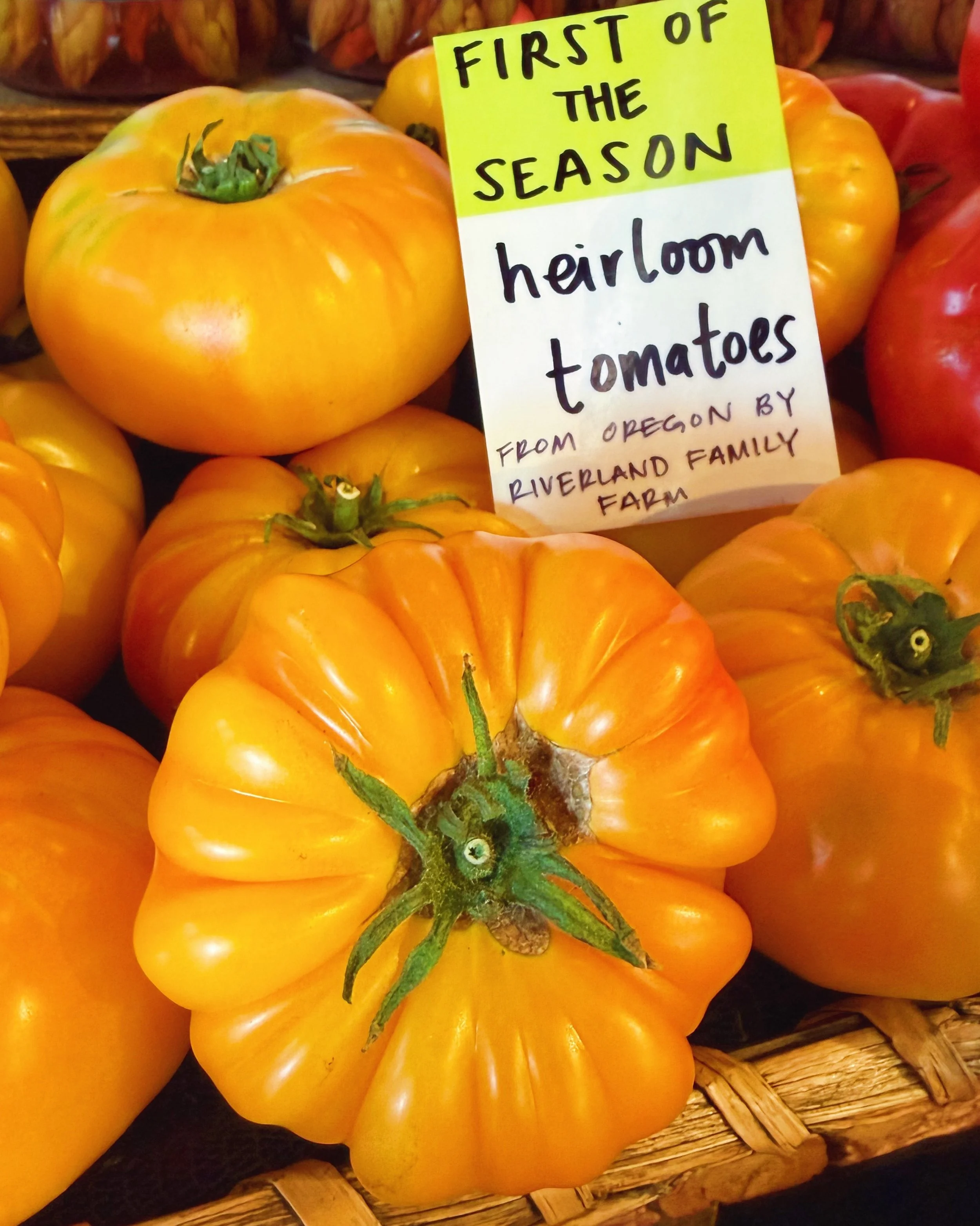 Local Heirloom tomato season has begun!

Thanks to @riverlandfamilyfarms for these first few flats of sunny, sumptuous yellow toms 💛